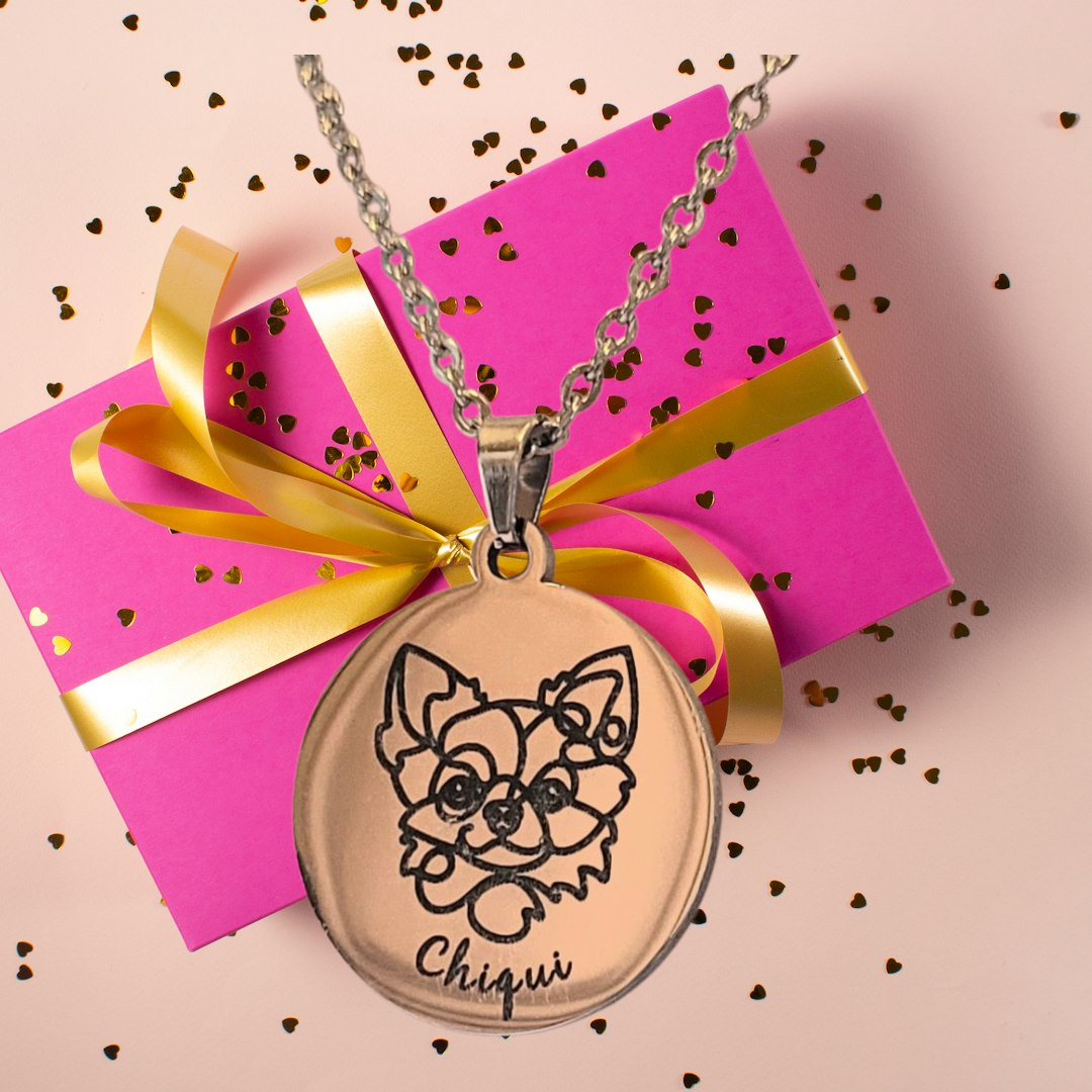 Round breed necklace