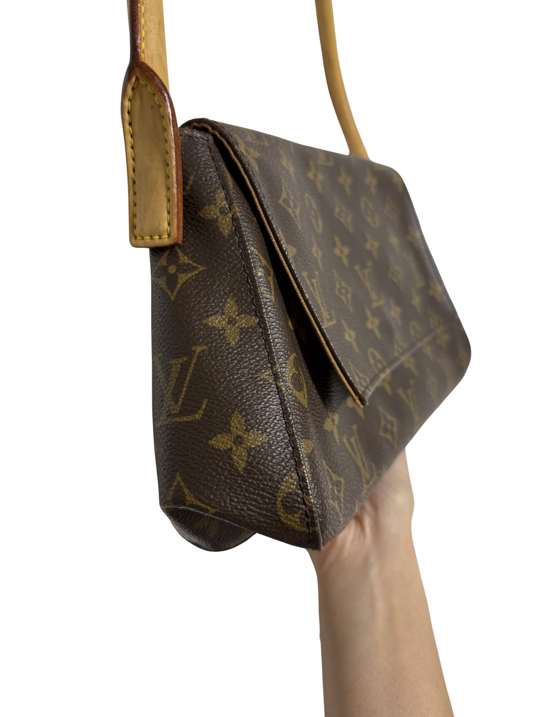 LOUIS VUITTON - LOOPING MONOGRAM