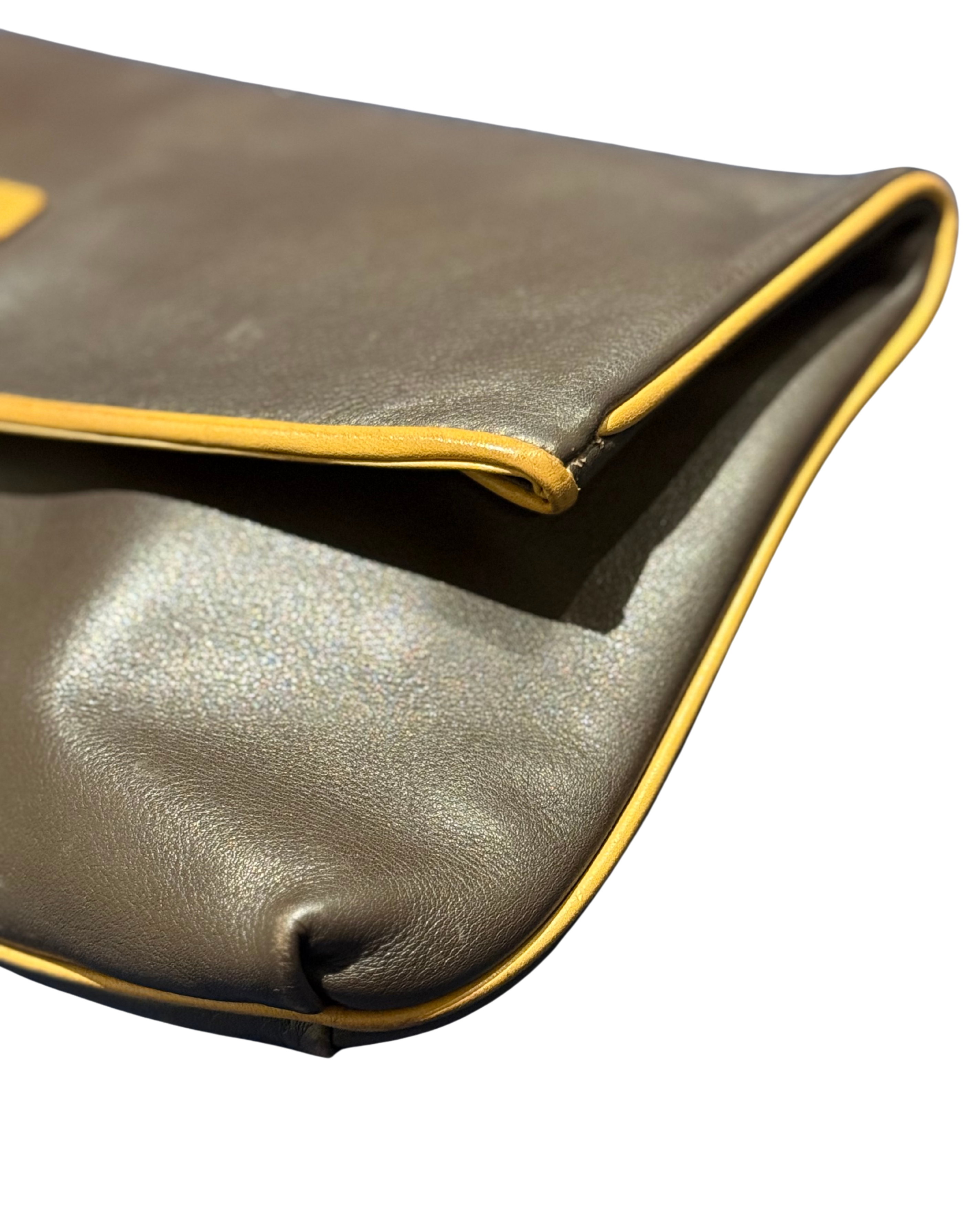 CELINE - POCHETTE EN CUIR