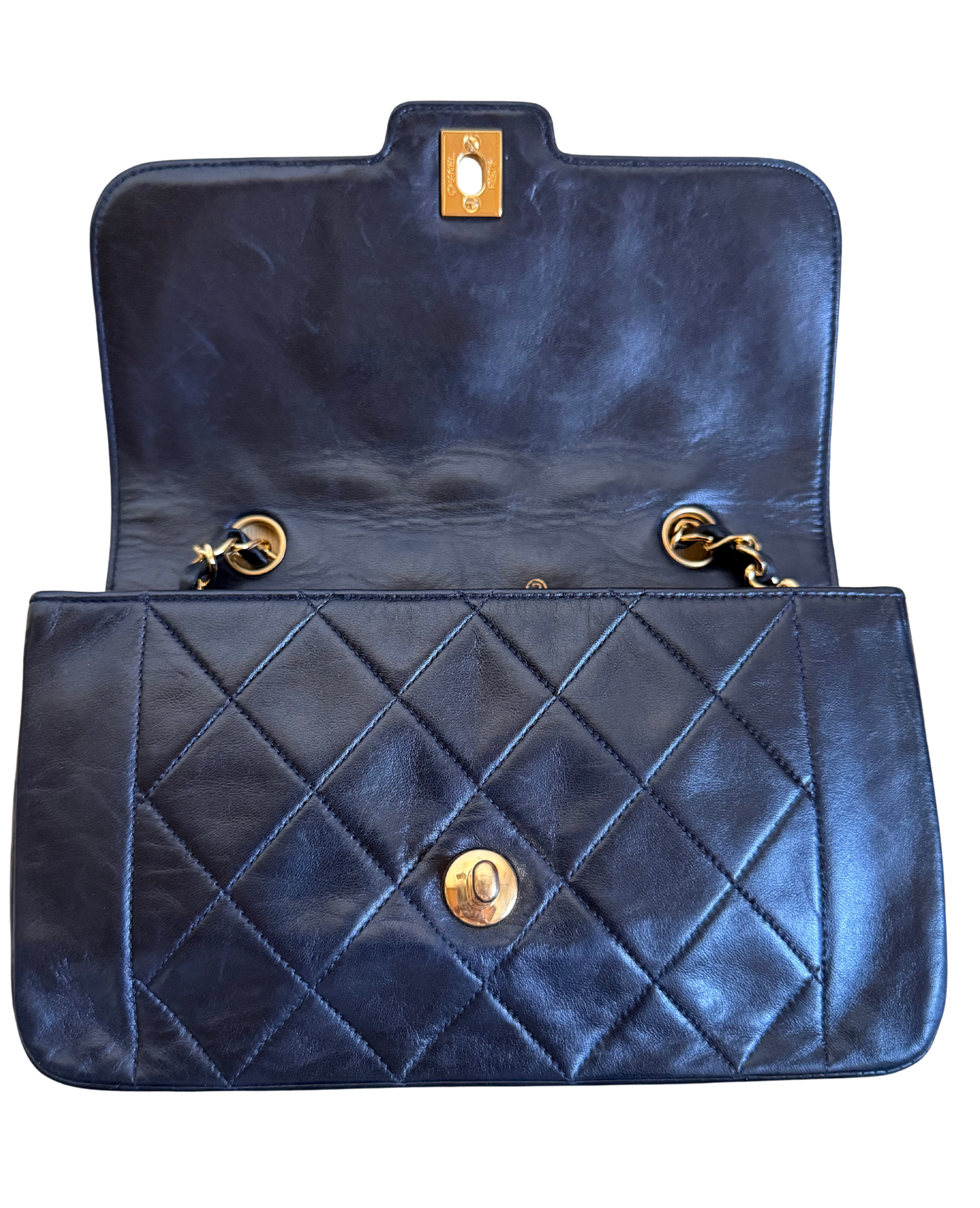 CHANEL - SAC A BANDOULIERE DIANA