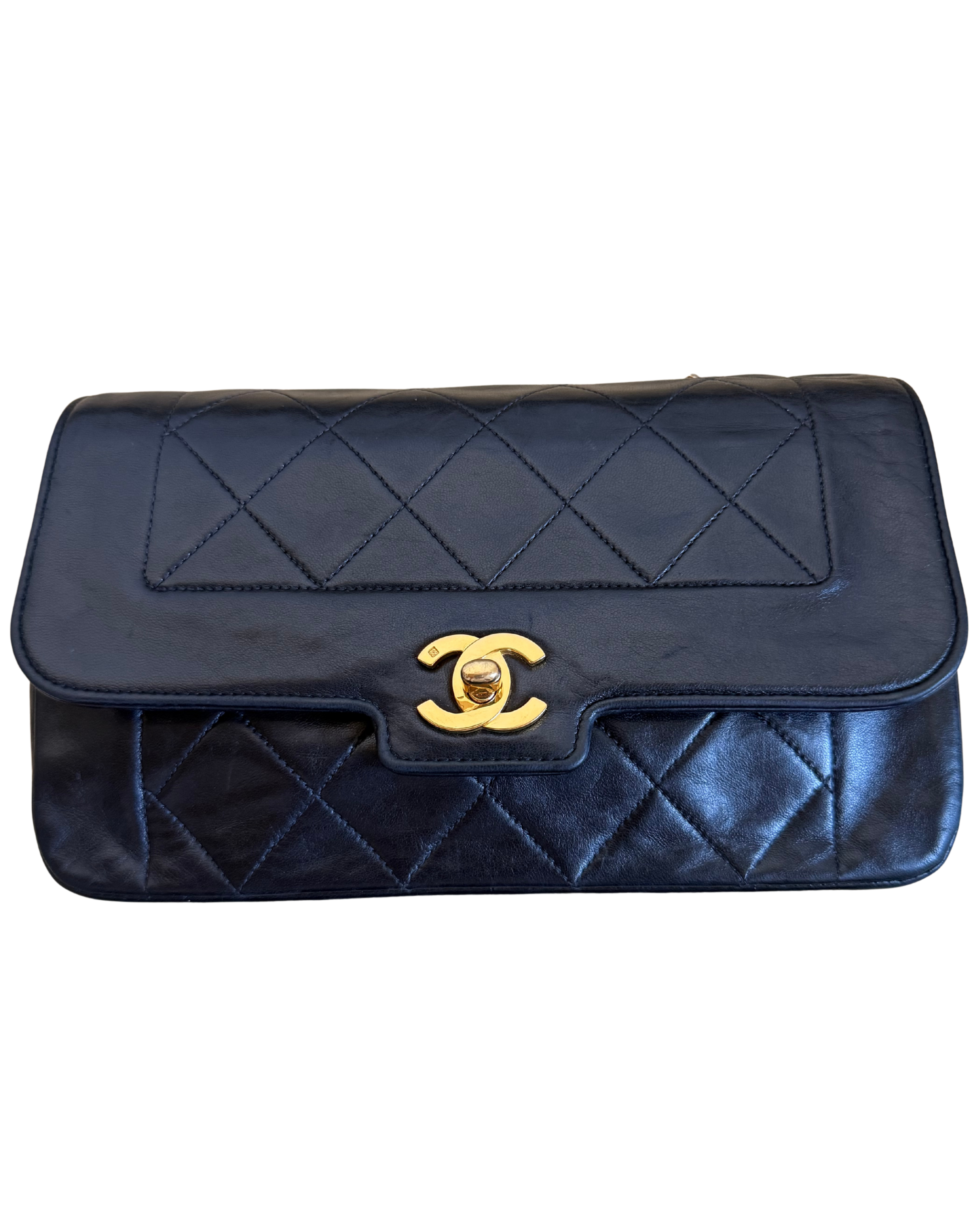 CHANEL - SAC A BANDOULIERE DIANA