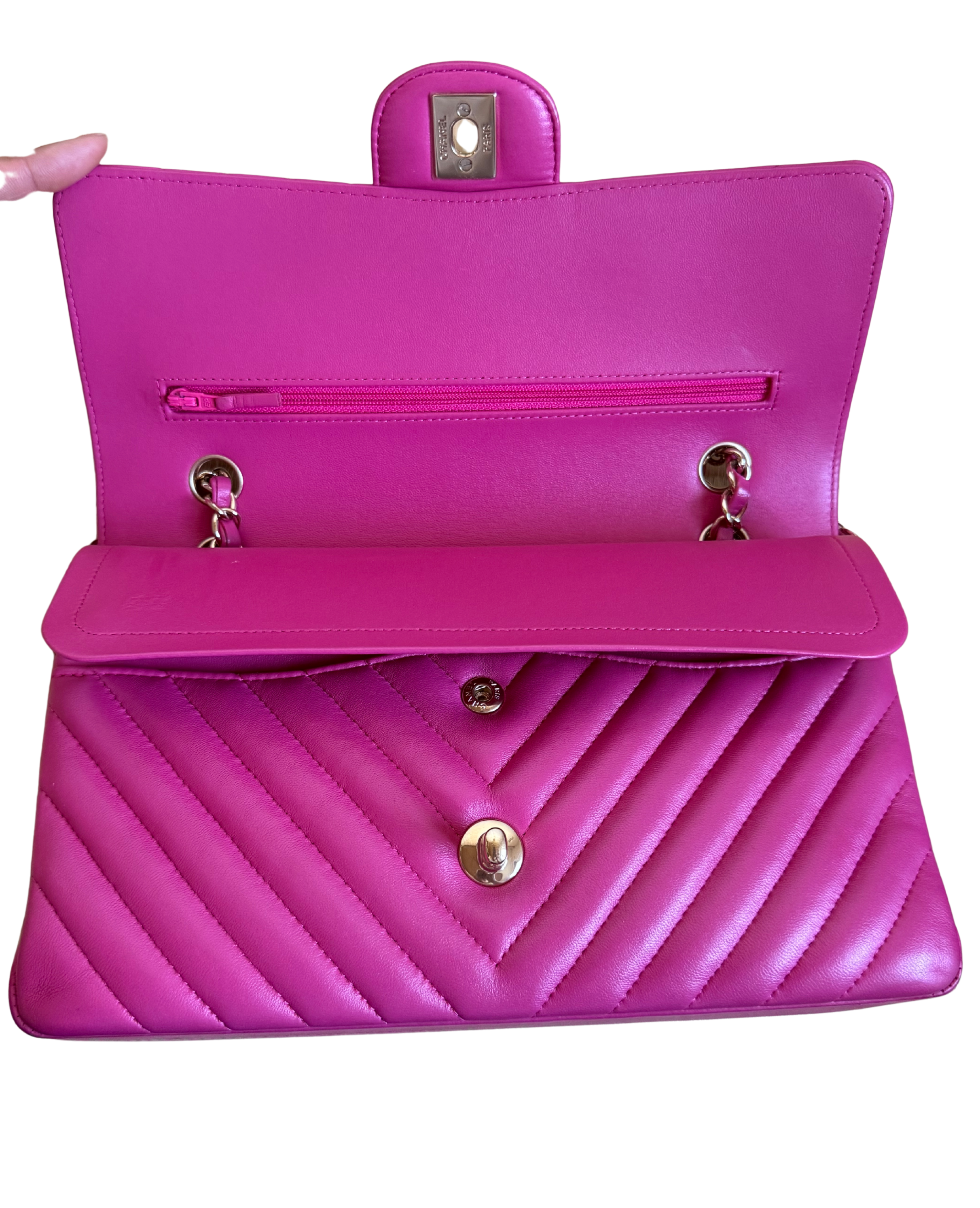 CHANEL - SAC A MAIN CLASSIQUE DOUBLE FLAP CHEVRON