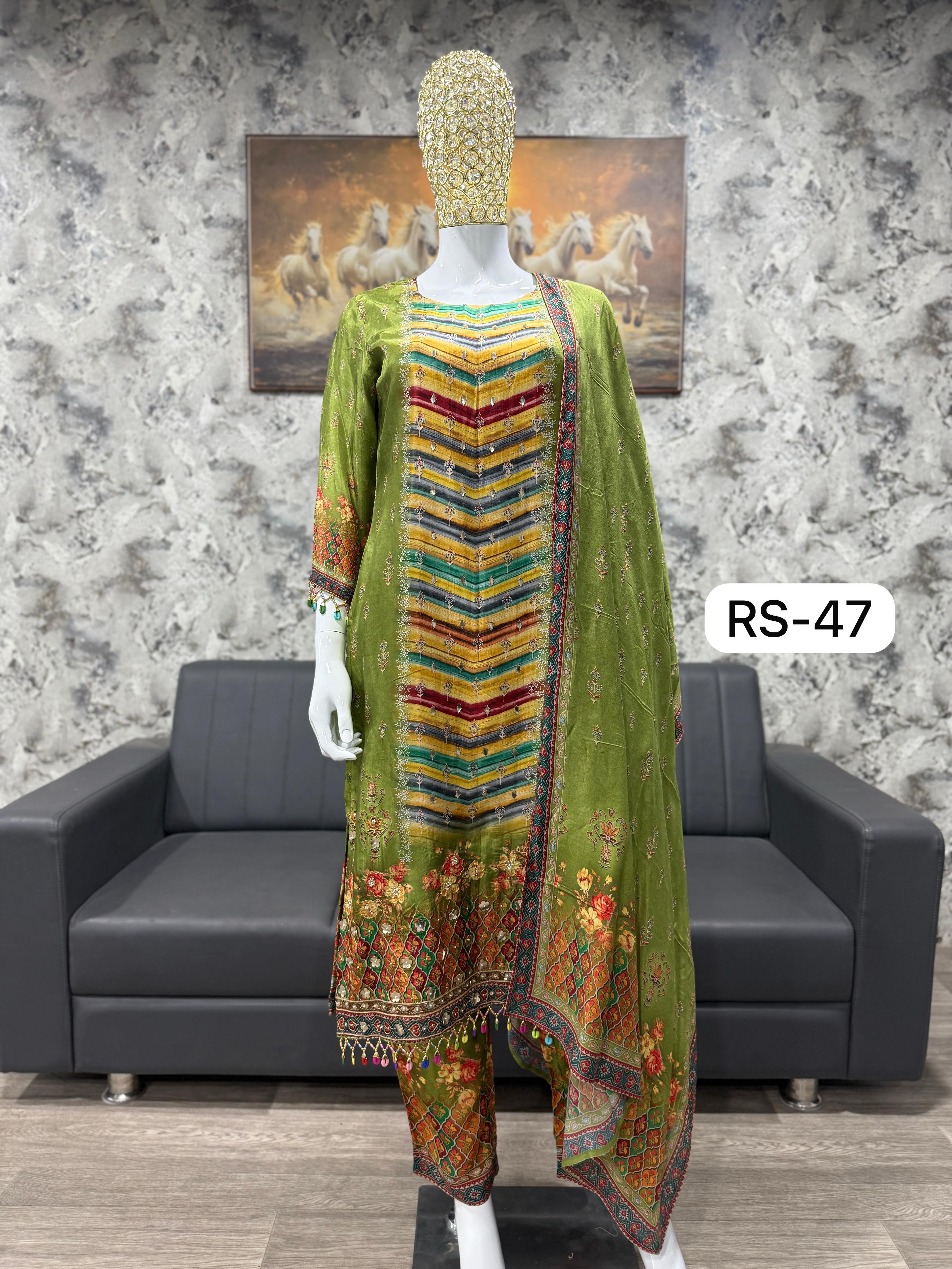 Exquisite Natural Crepe Pakistani Suit – Premium Ready-to-Wear Ladies Ensemble