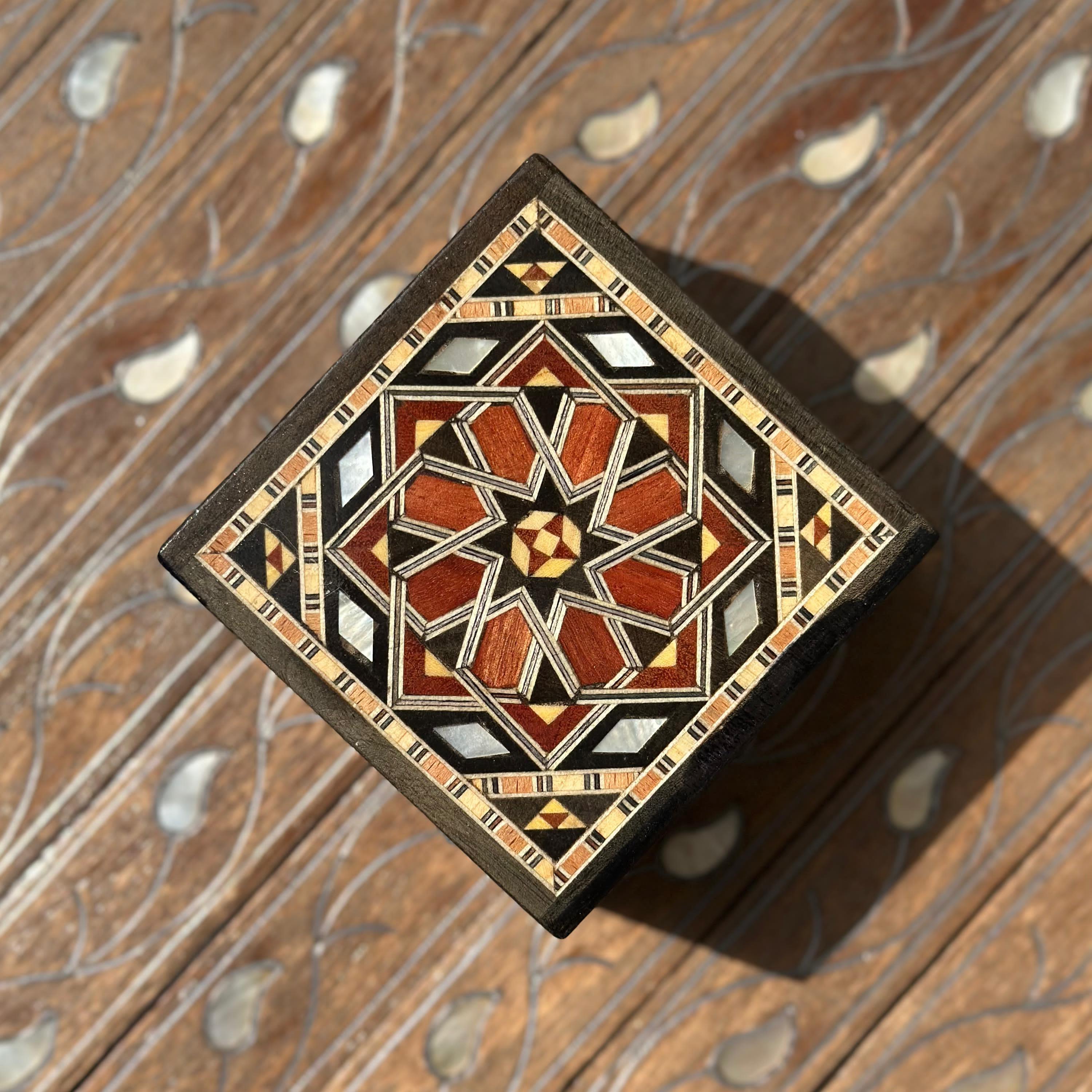 Small Mosaic Wooden Handmade Box [Square]
