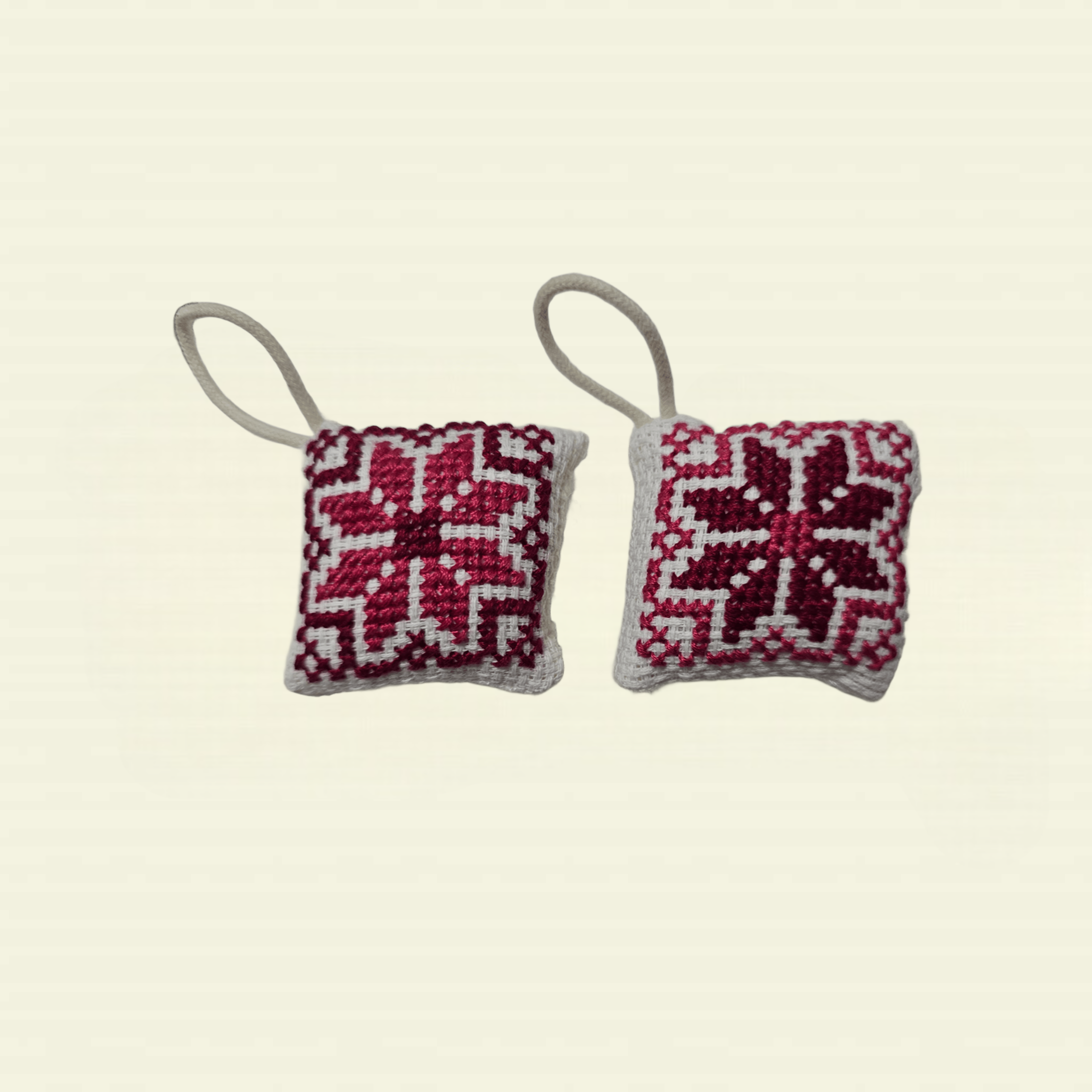 Tatreez Keychain [Qamar Beit Lahem / Moon of Bethlehem]