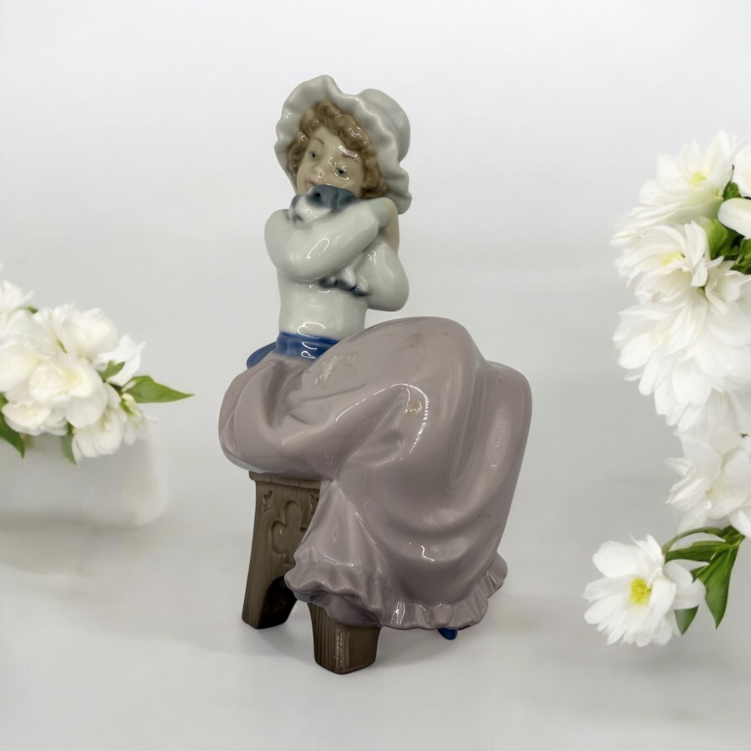 A Big Hug" Girl With Puppy Lladro Nao 6.5" Porcelain Statue Figurine #01049