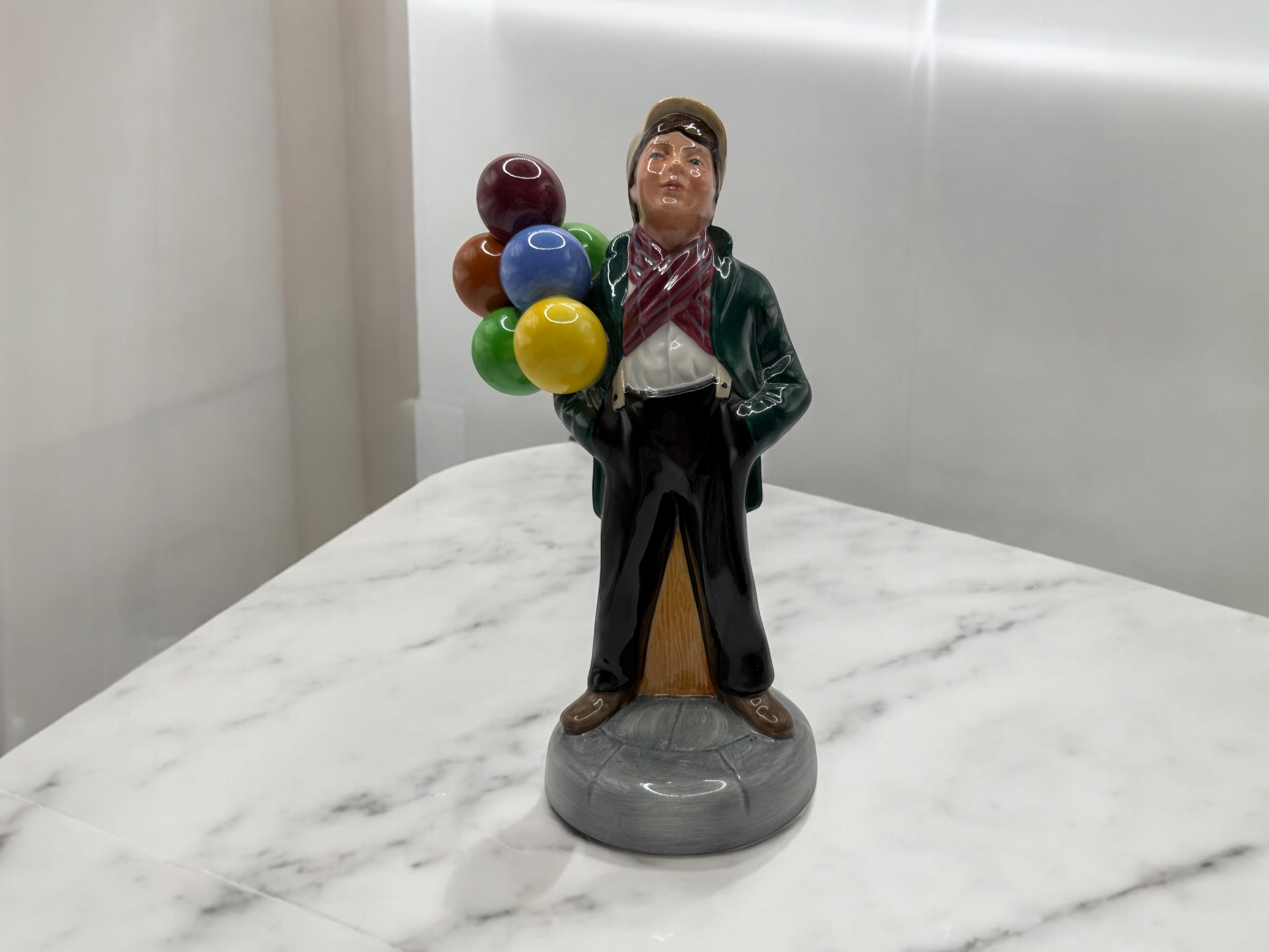 Royal Doulton  "The Balloon Boy" HN 2934 Peter A Gee 1983