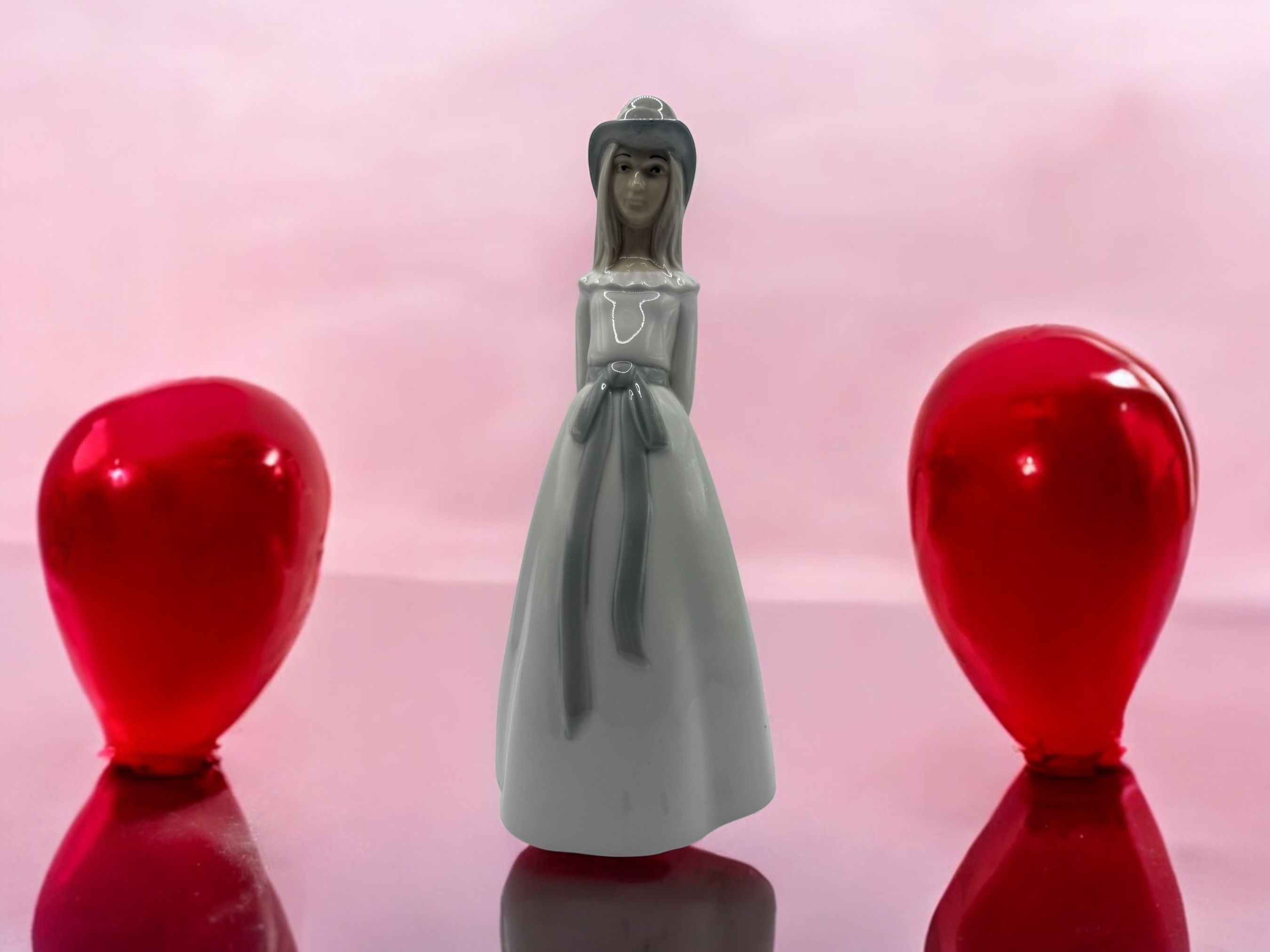 Ladro Style Porcelain Figurine by MIQUEL REQUENA - Girl Wearing a Hat - VALENCIA - Spain