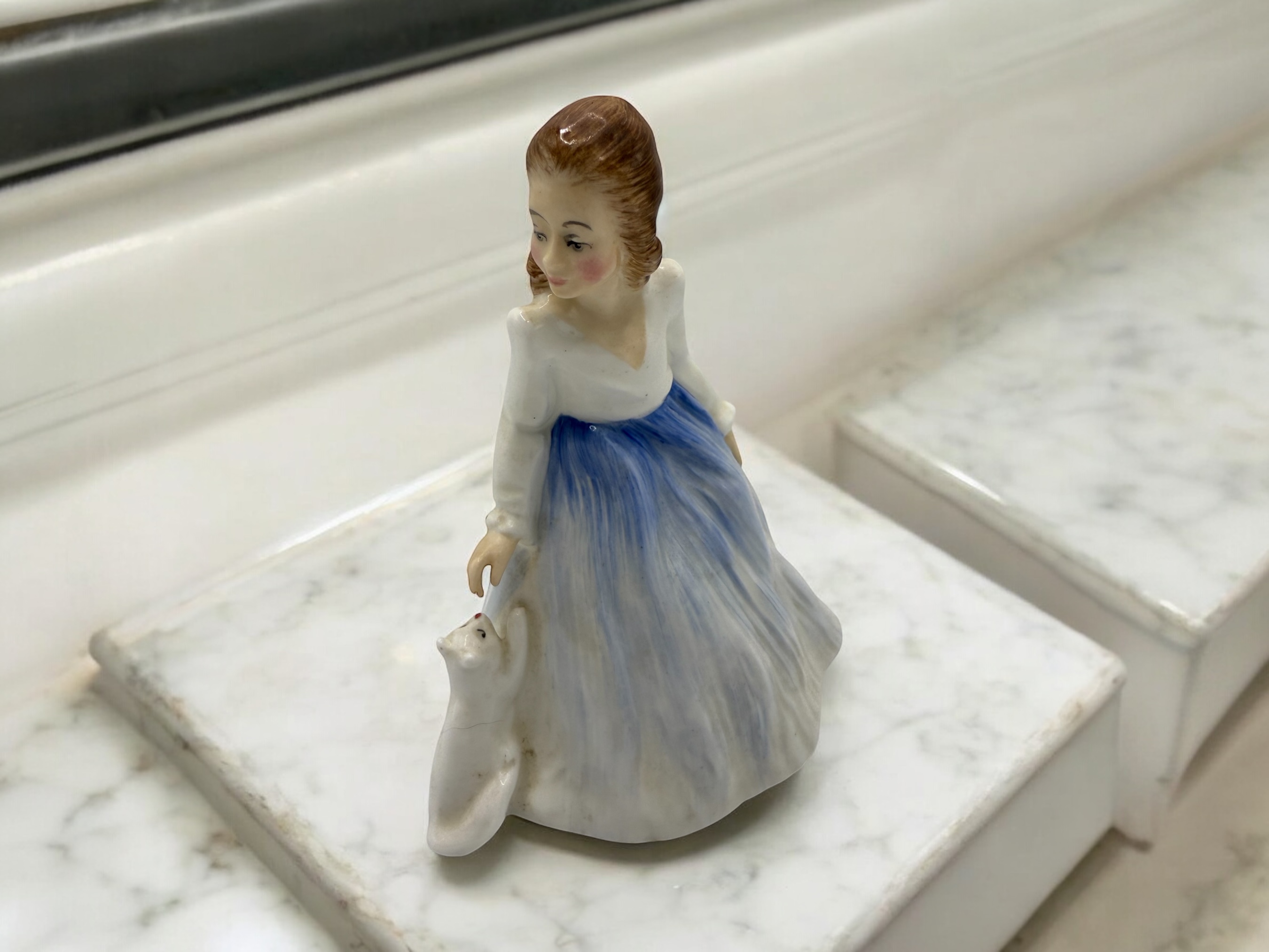 Royal Doulton Figure ~ Lady ANDREA With Cat ~ No. HN 3058 ~ Blue Dress Retired,1984