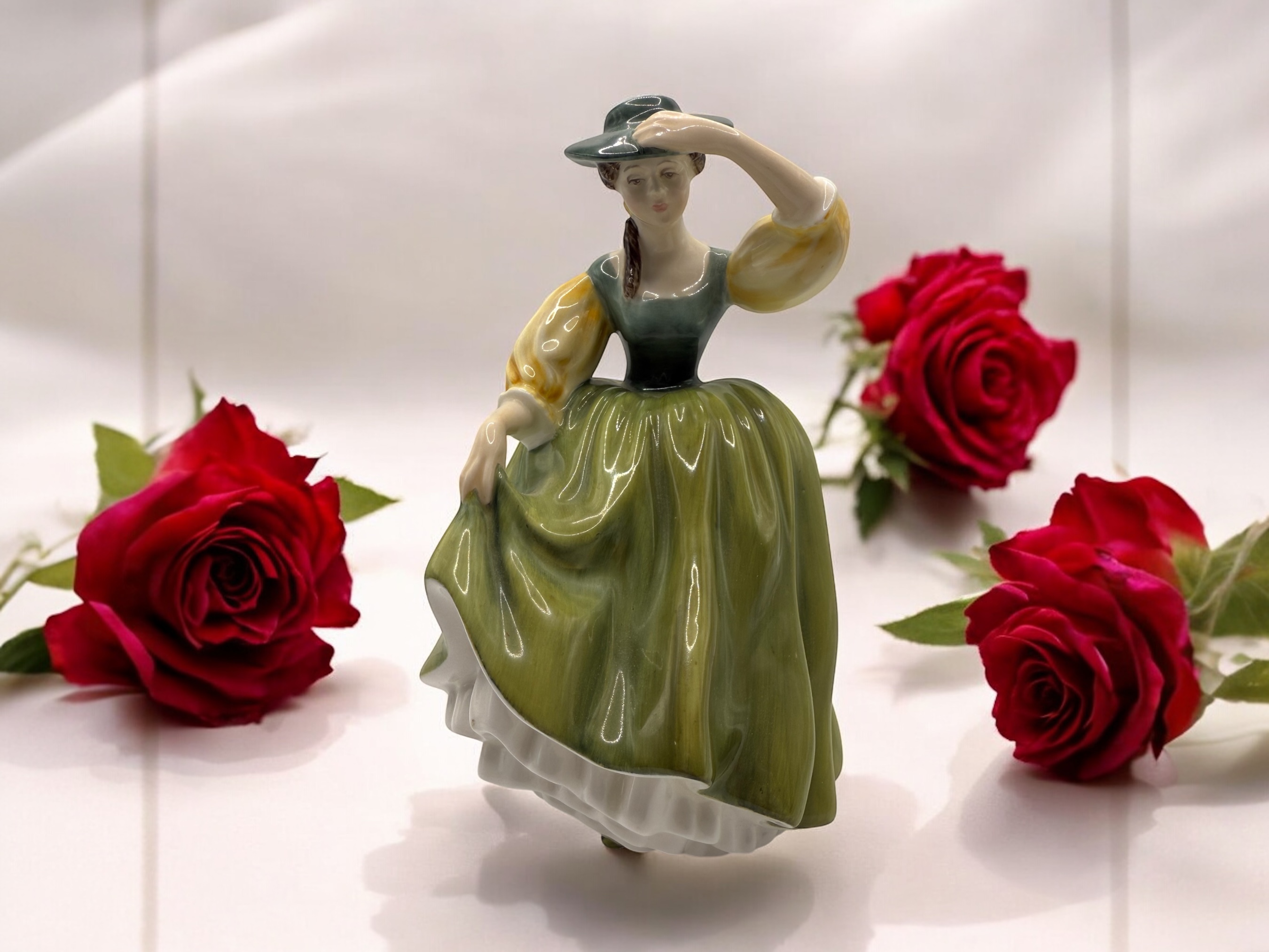 Royal Doulton Porcelain Figurine Buttercup HN 2309 Corp 1963 