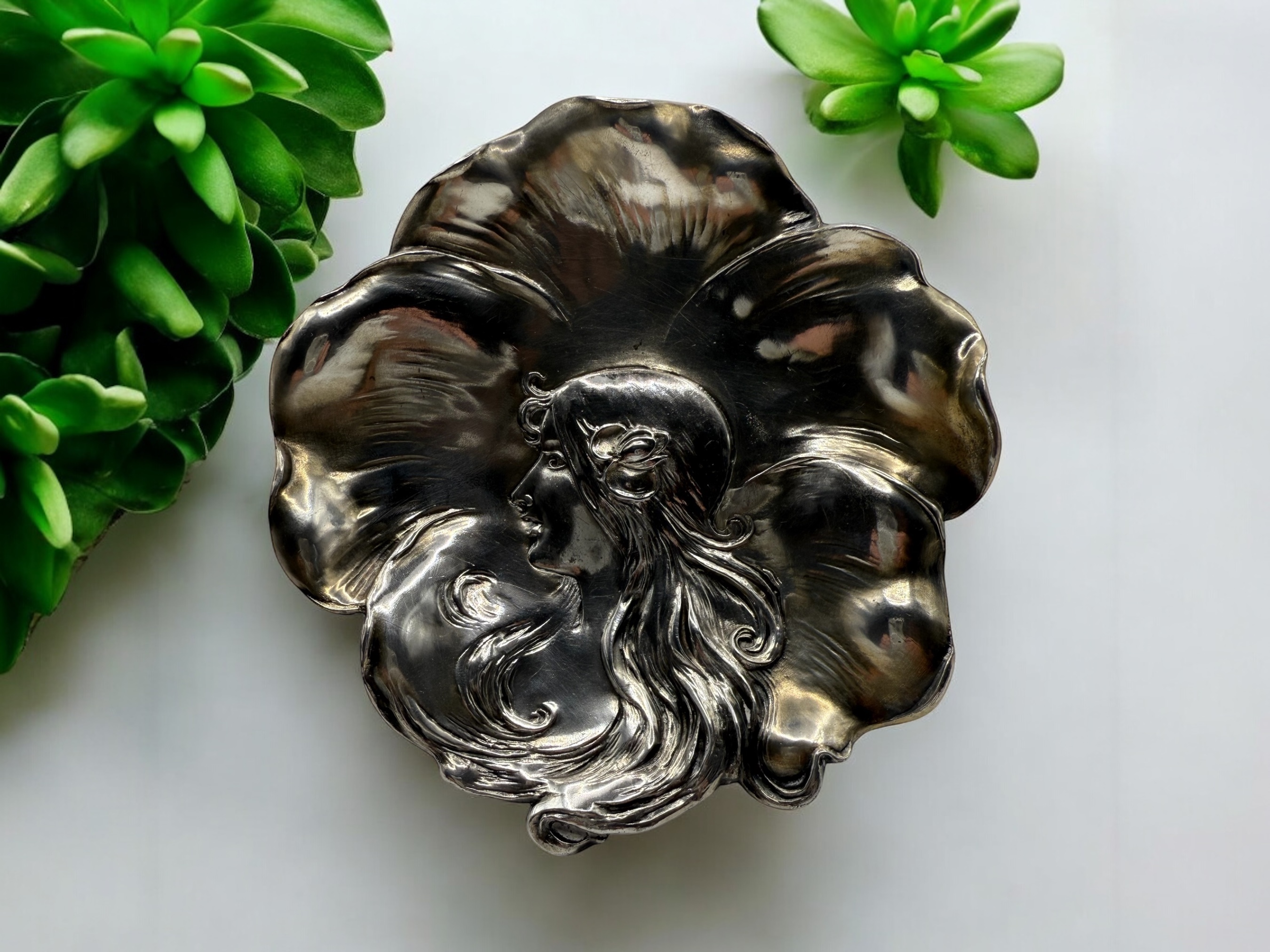 Vintage Silver Plate Dresser Dish with Art Nouveau Design