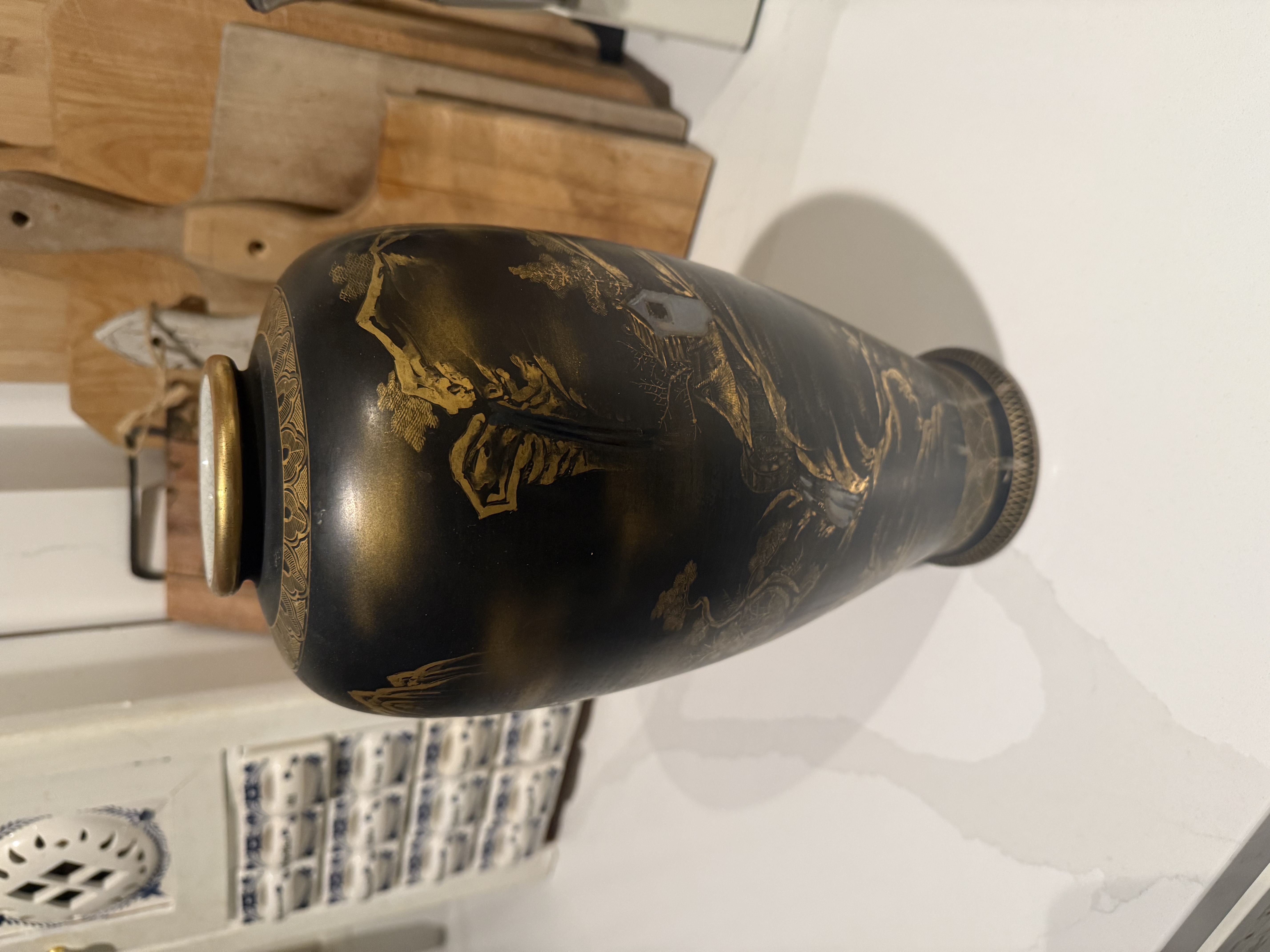 Japanese Satsuma vase, from the Meiji period (late 19th century).