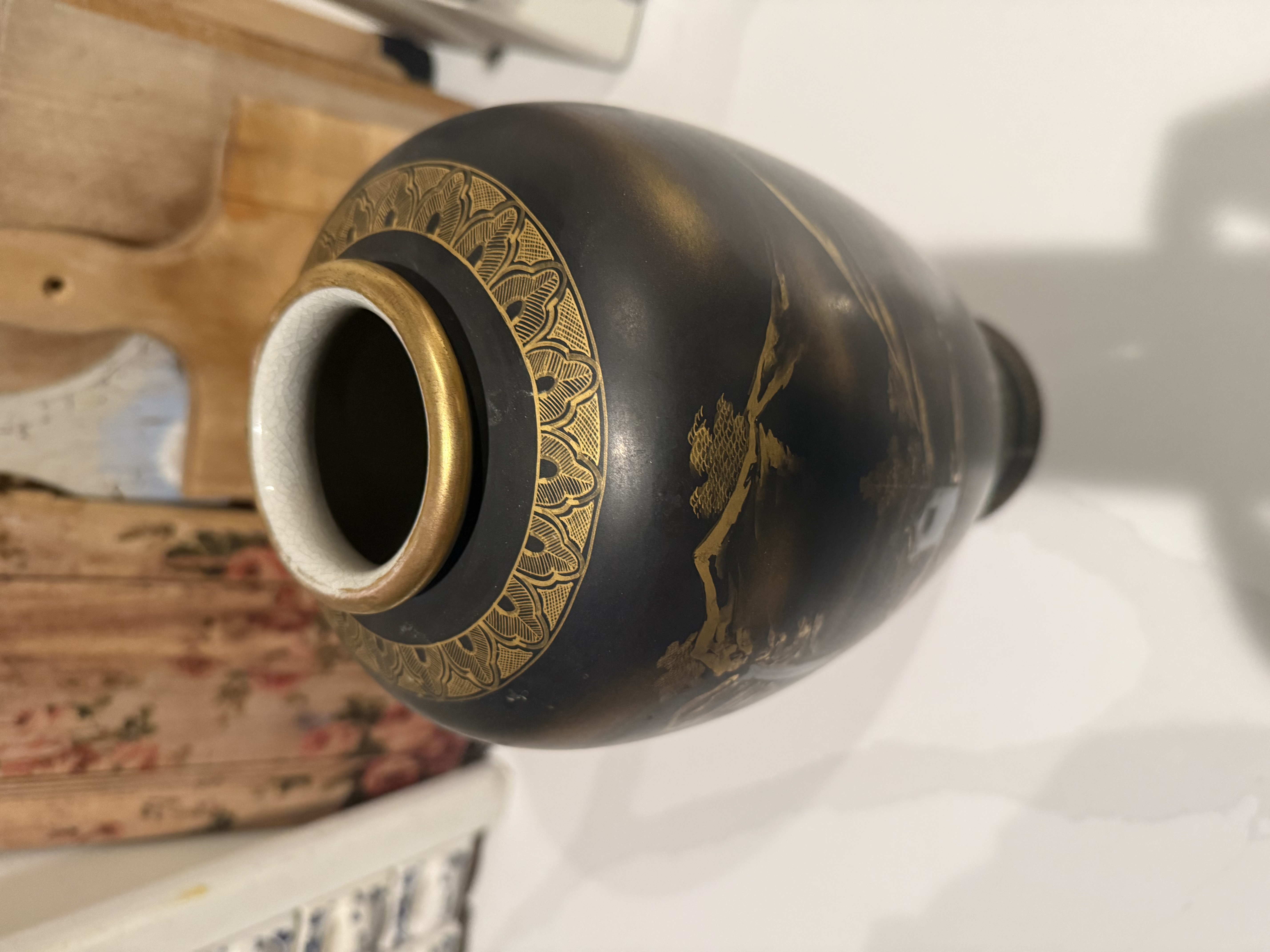 Japanese Satsuma vase, from the Meiji period (late 19th century).