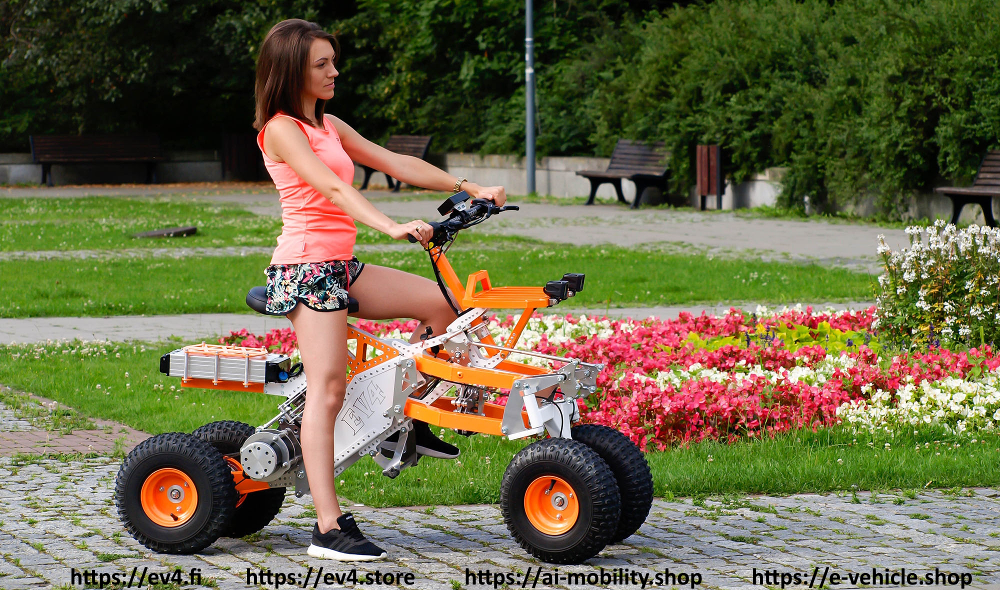 EV4 OFF-ROAD QUAD 2x 1000W DC motor Battery: Li-Ion 36 V, 23 Ah with an innovative suspension