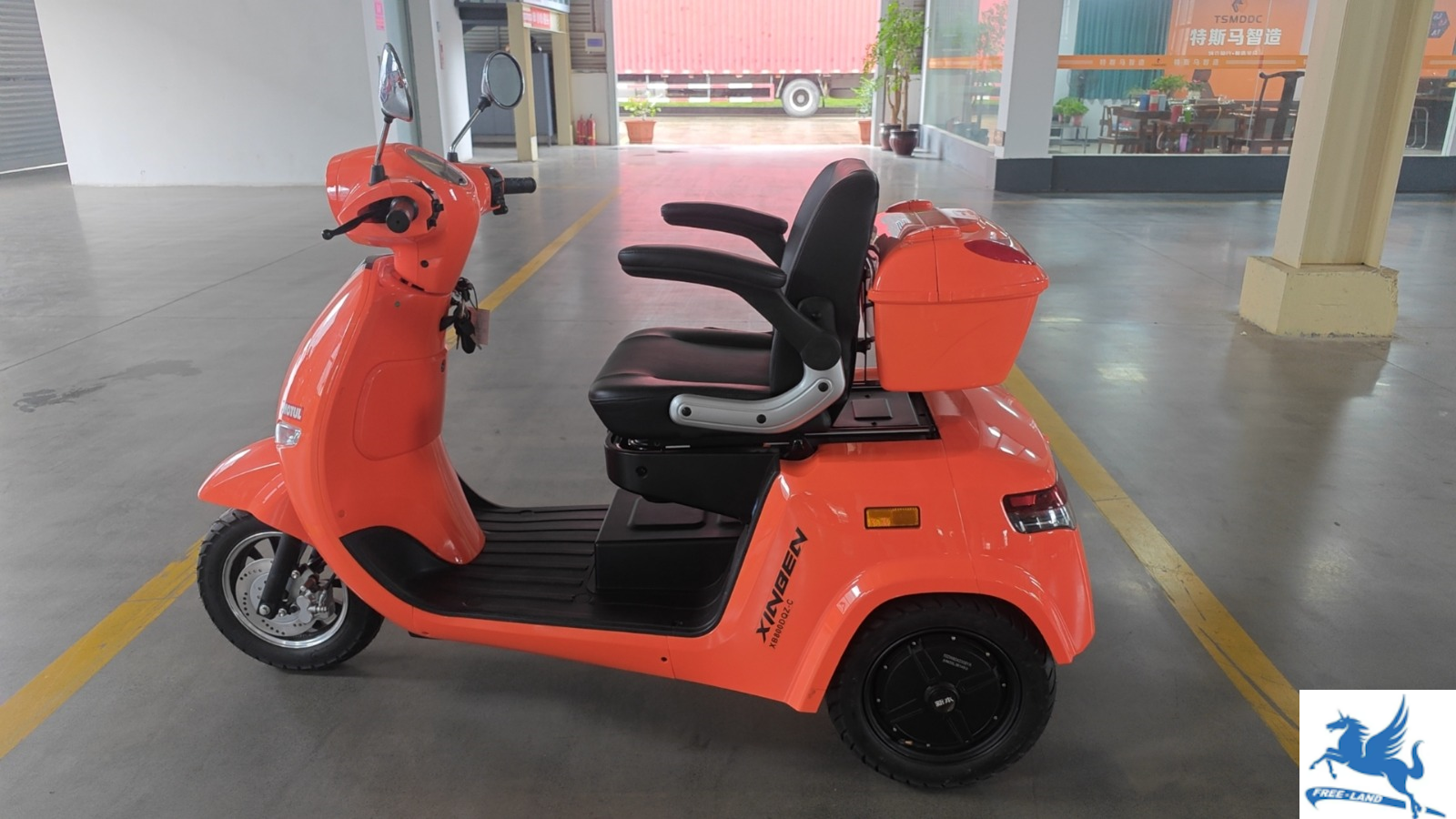 FREELAND FLTEV TSM-05 E-Tricycle 800W / 1600W 60V 32 Ah battery 10" Wheels