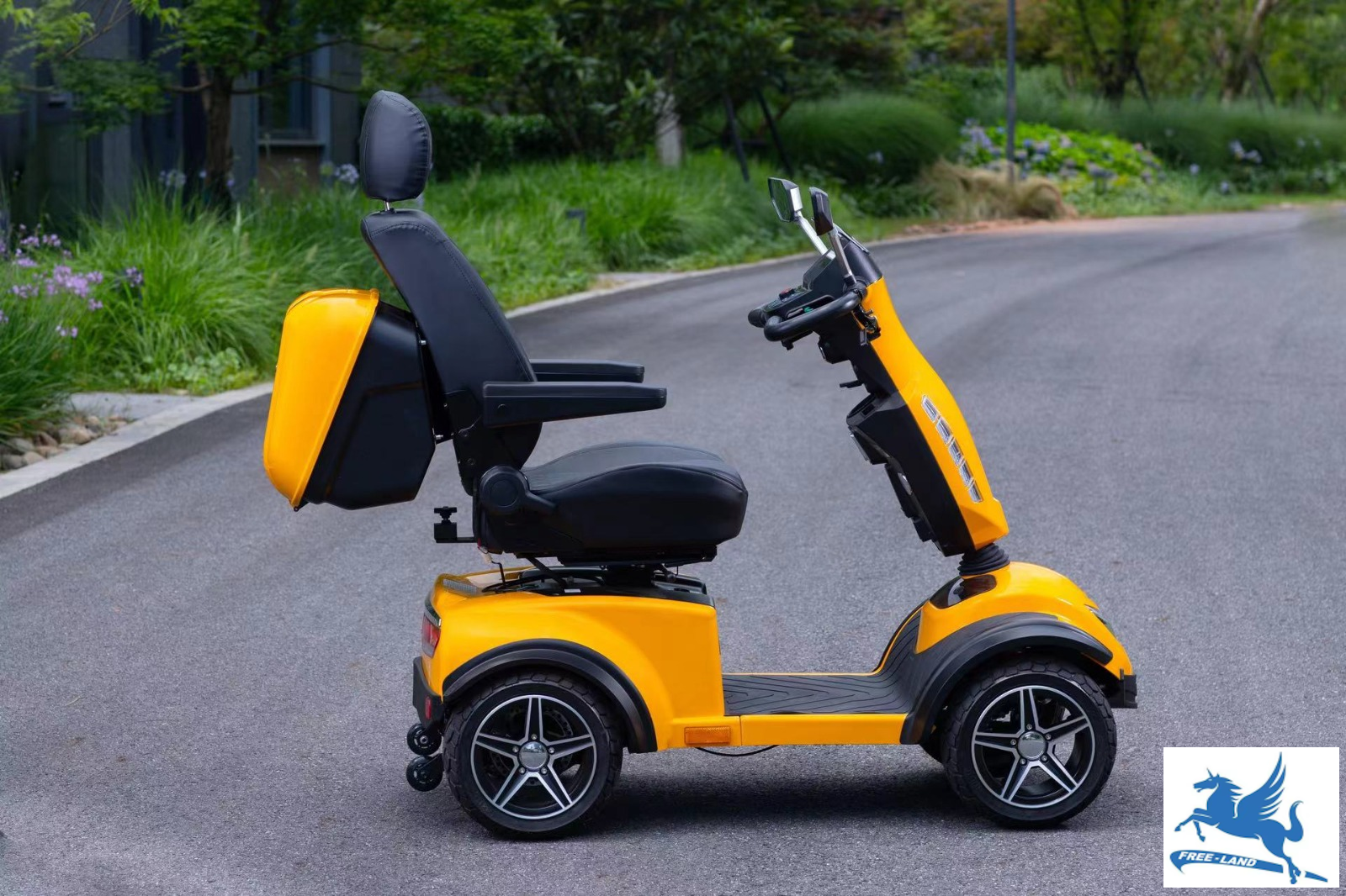 FREELAND FLTEV RS9-PRO 2-SEAT E-4 Wheel 1400W 24V 75Ah battery 14" / 15"Wheels