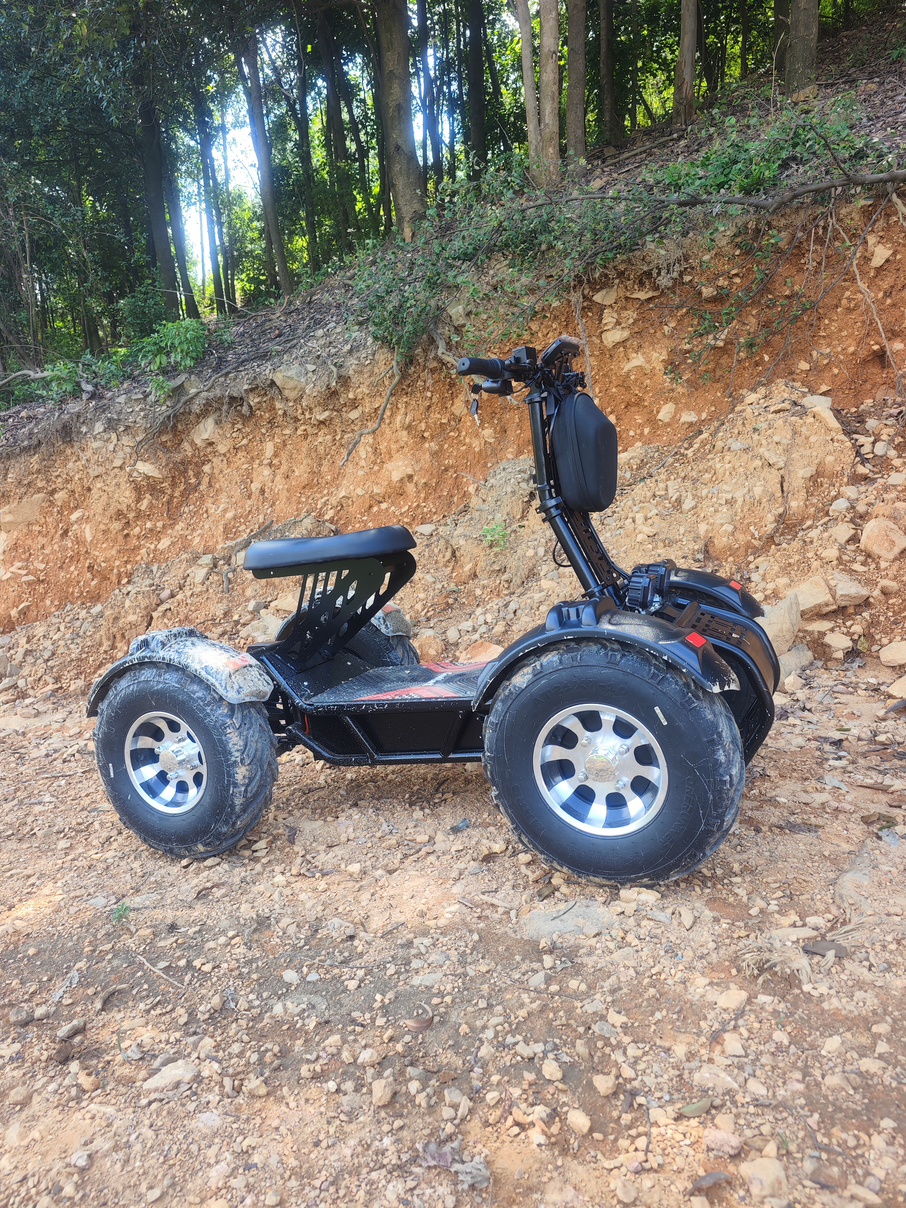 BRAND-i Police 4WD 4-Wheel E-Scooter ATV 8000W 60V 50Ah Lithium battery