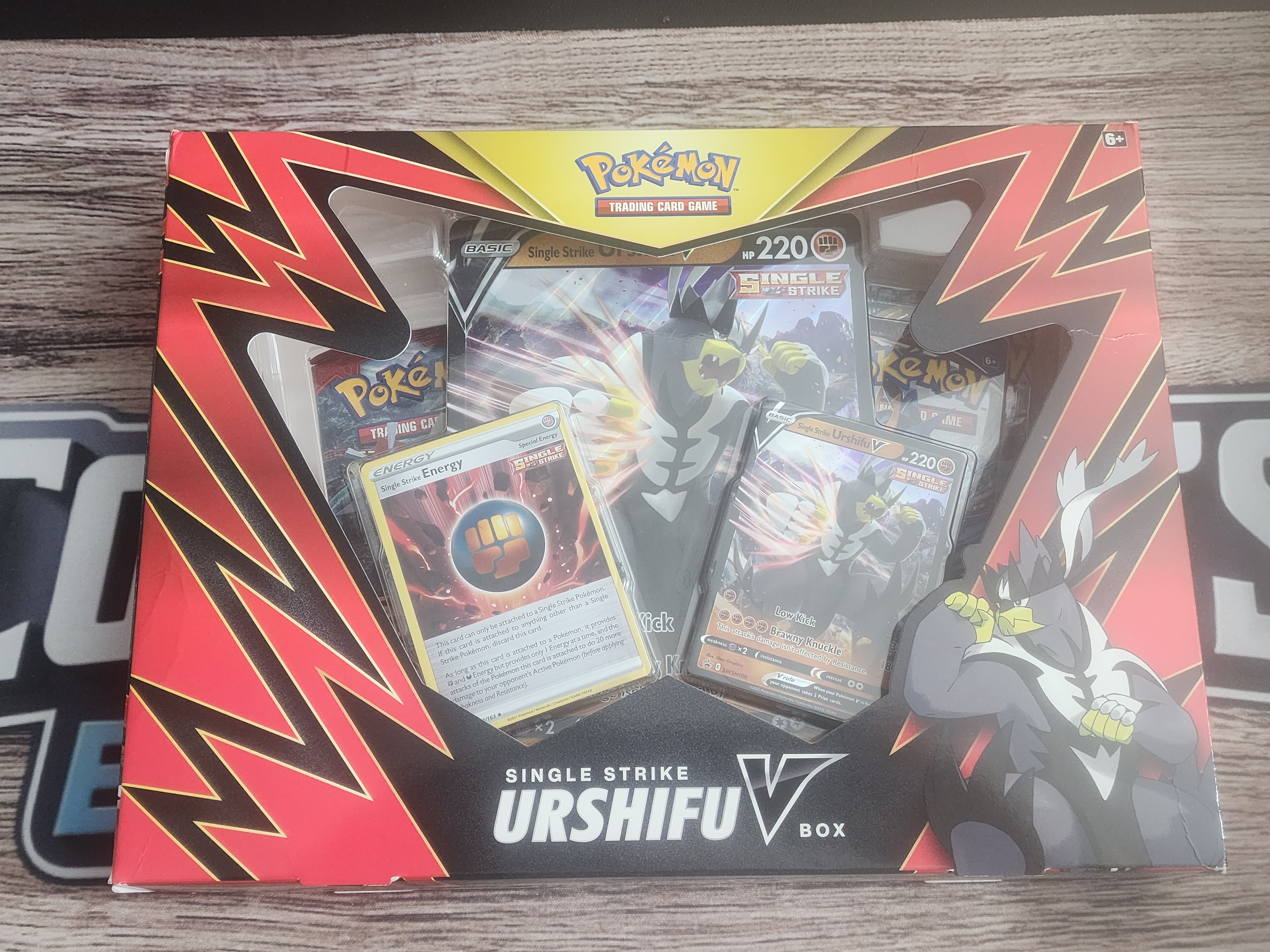 Single Strike Urshifu V Box