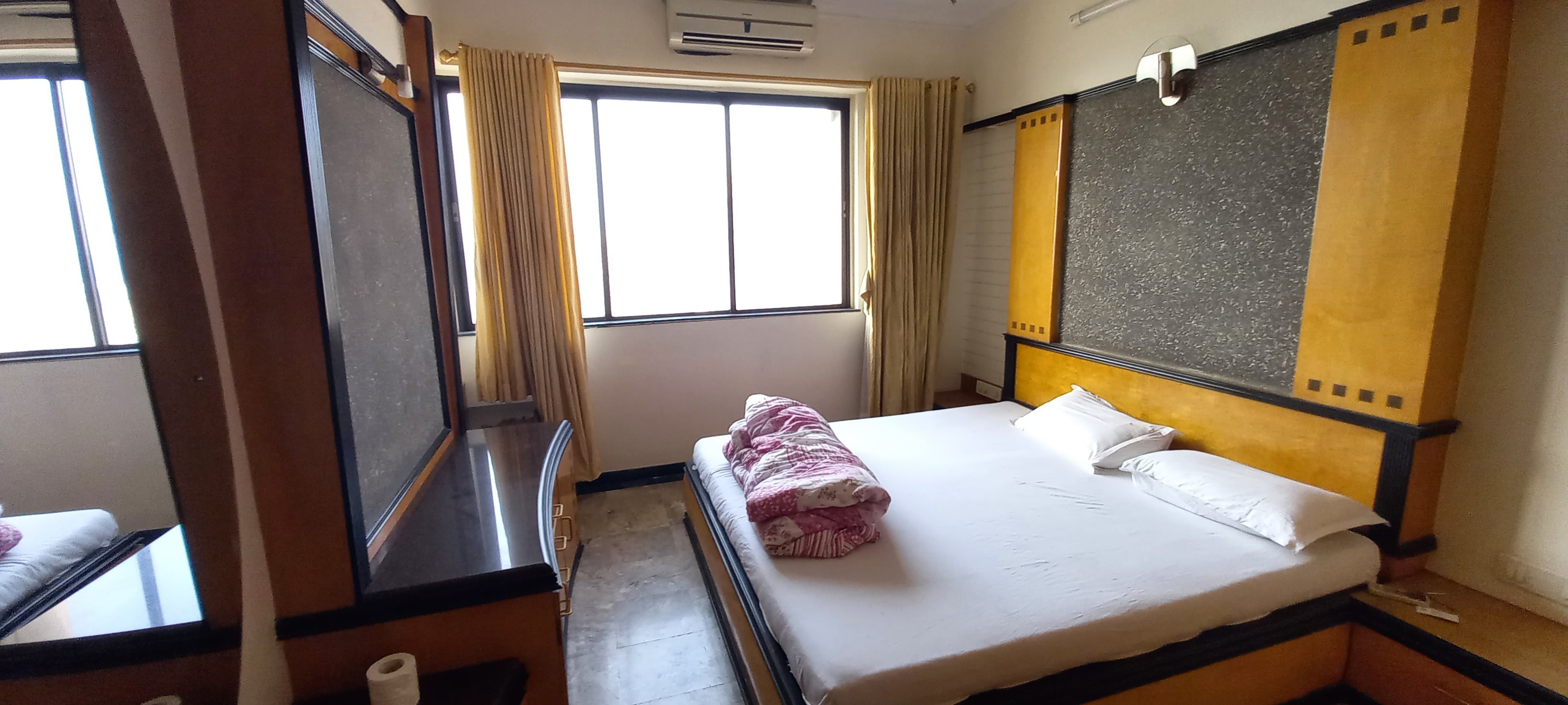 3BHK Furnished Lake-Facing Apartment for Rent in Hiranandani Garden, Powai