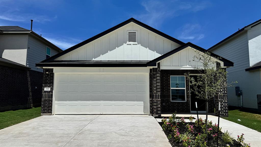 MOVE IN READY! available in San Marcos, Texas.78666