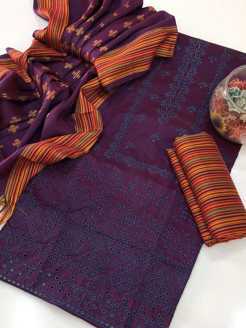 Staple Laboosi Chickenkari Boring