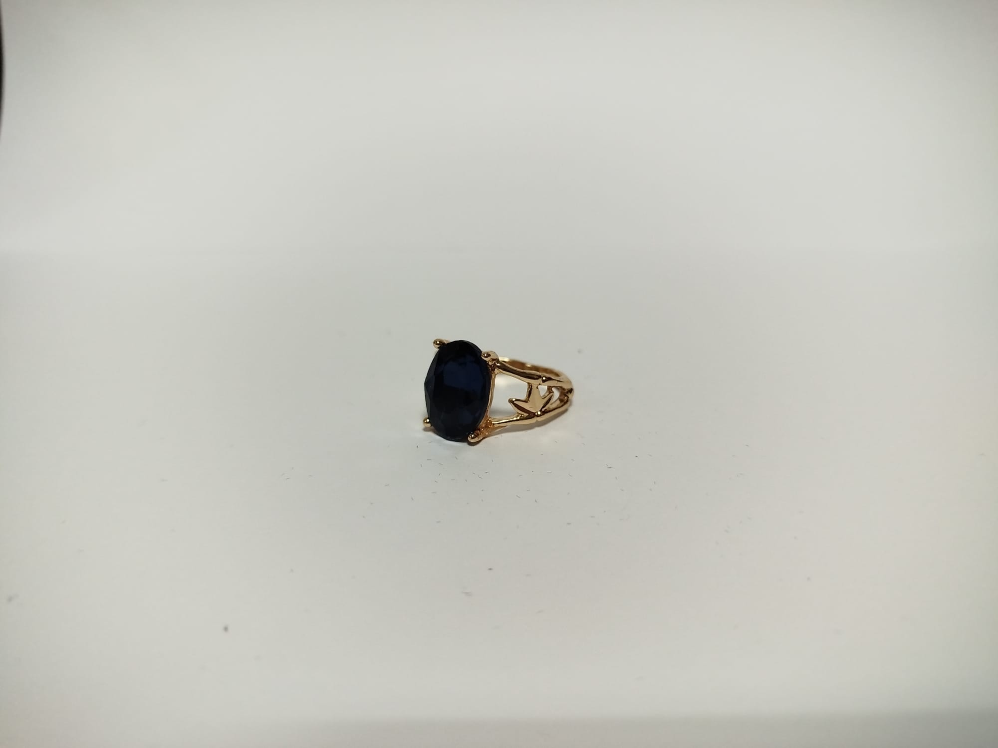 Anillo de zafiro y oro