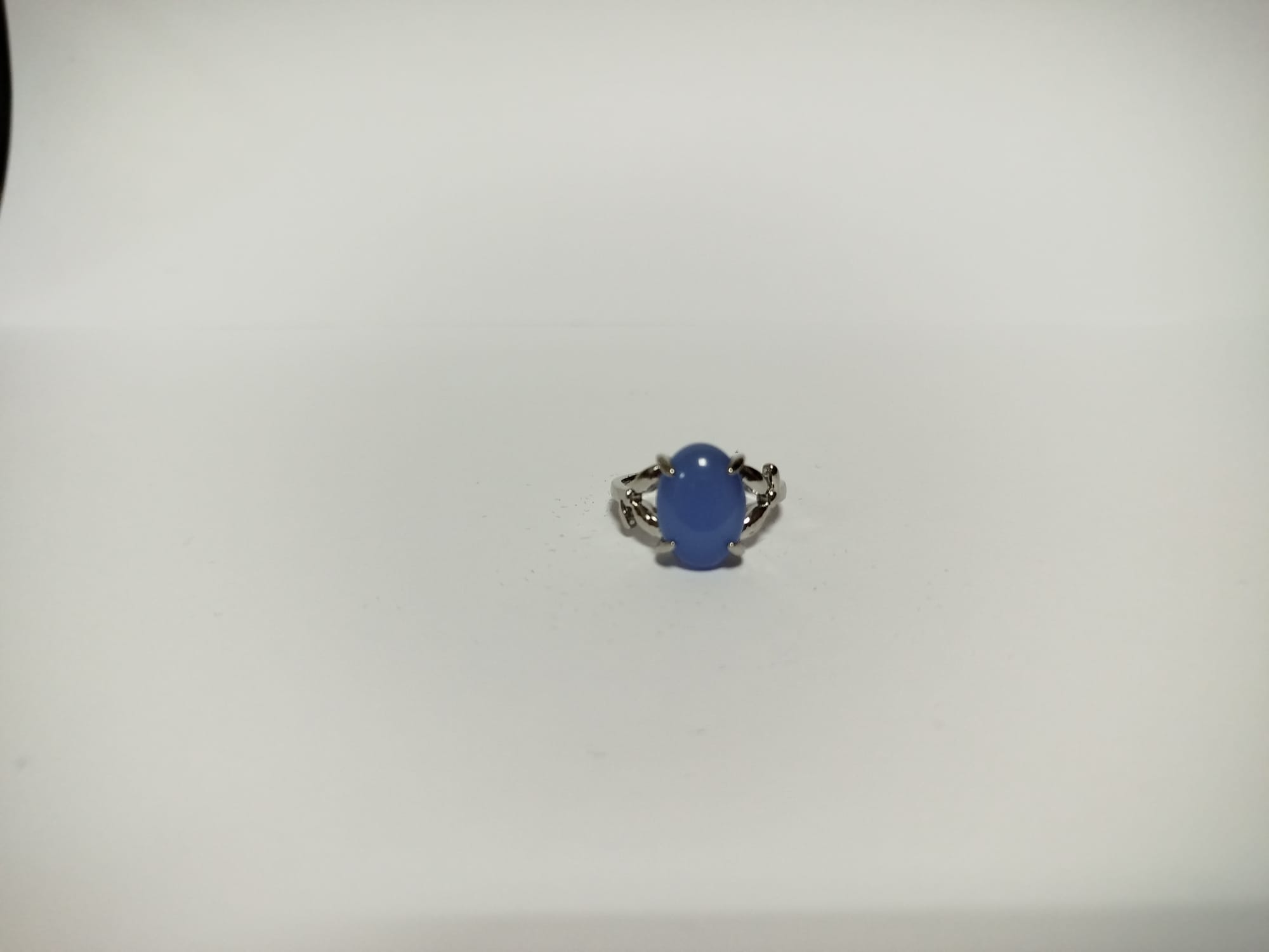 Anillo de plata con piedra azul
