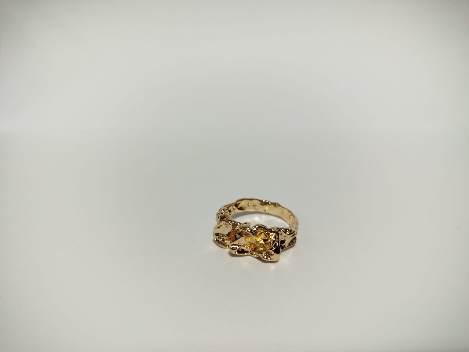 Anillo de oro