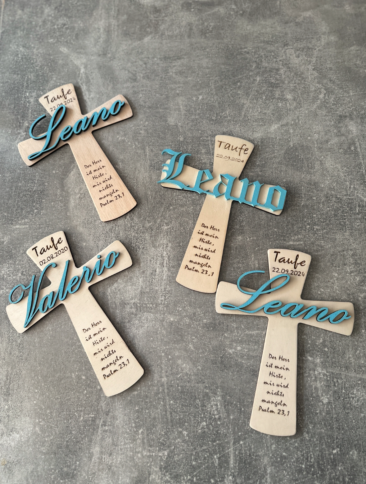 Holzkreuze zur Taufe