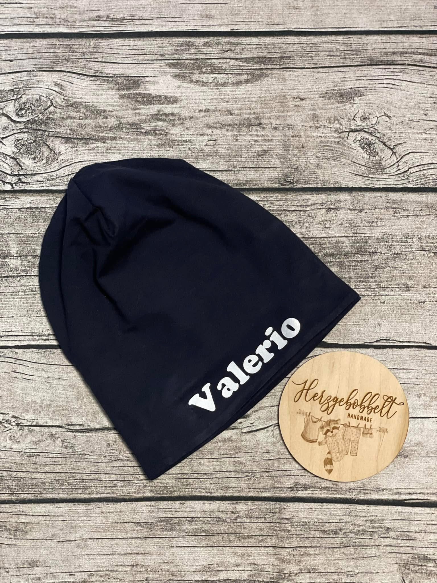 Beanie mit Reflektierendem Namen