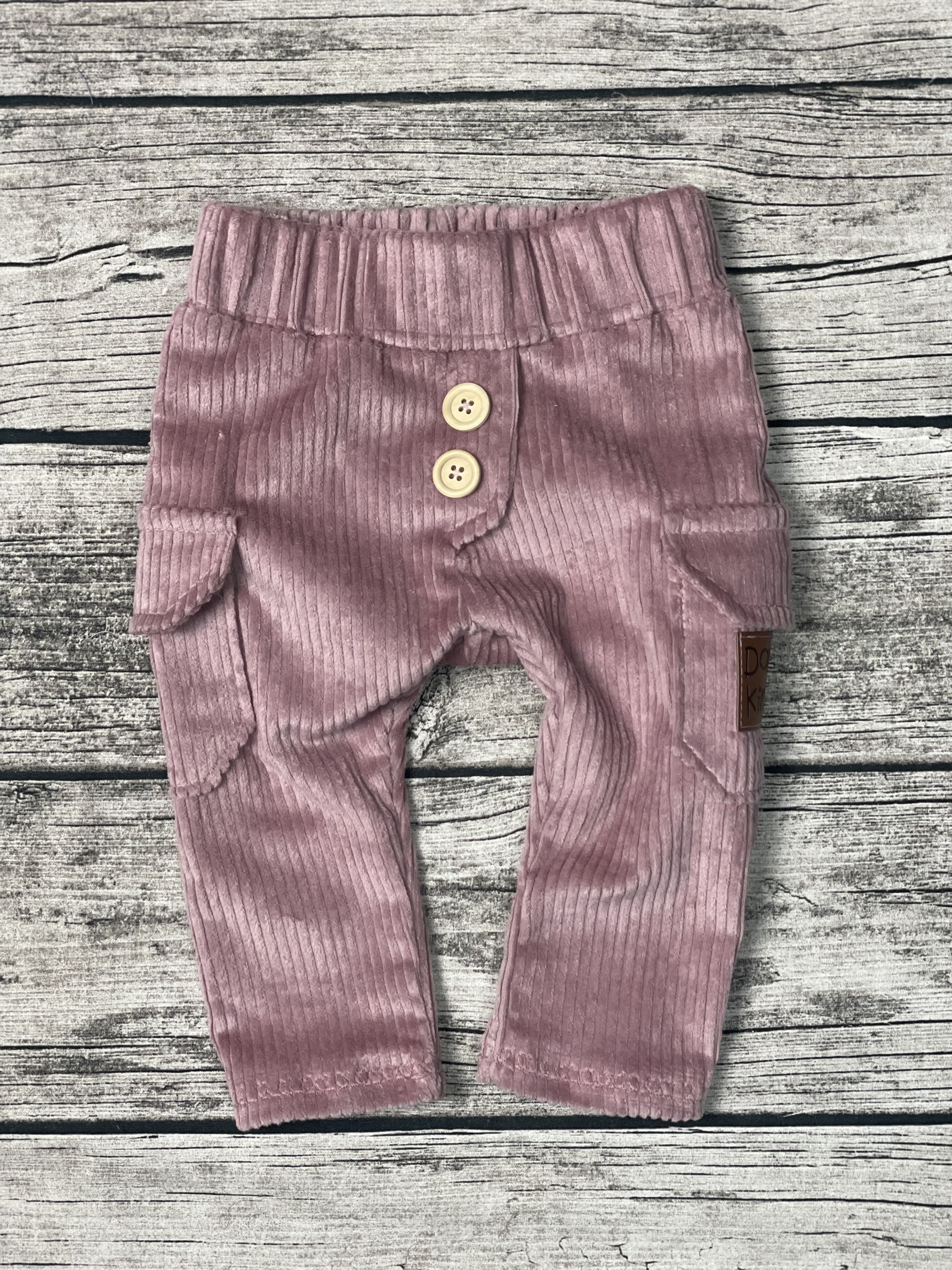 Breitcord Stretch Baggy mit Patch 