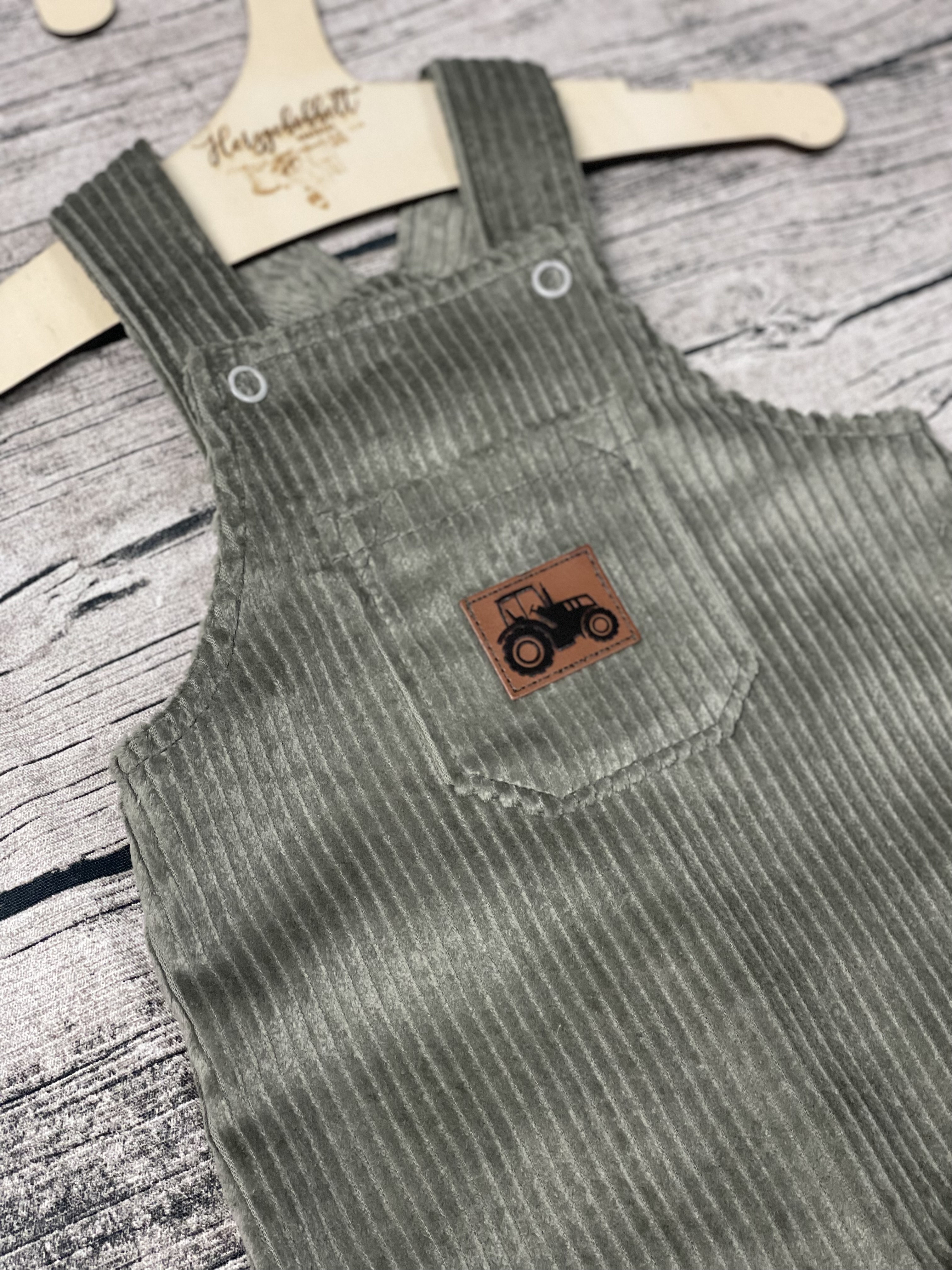 Breitcord stretch Latzhose 