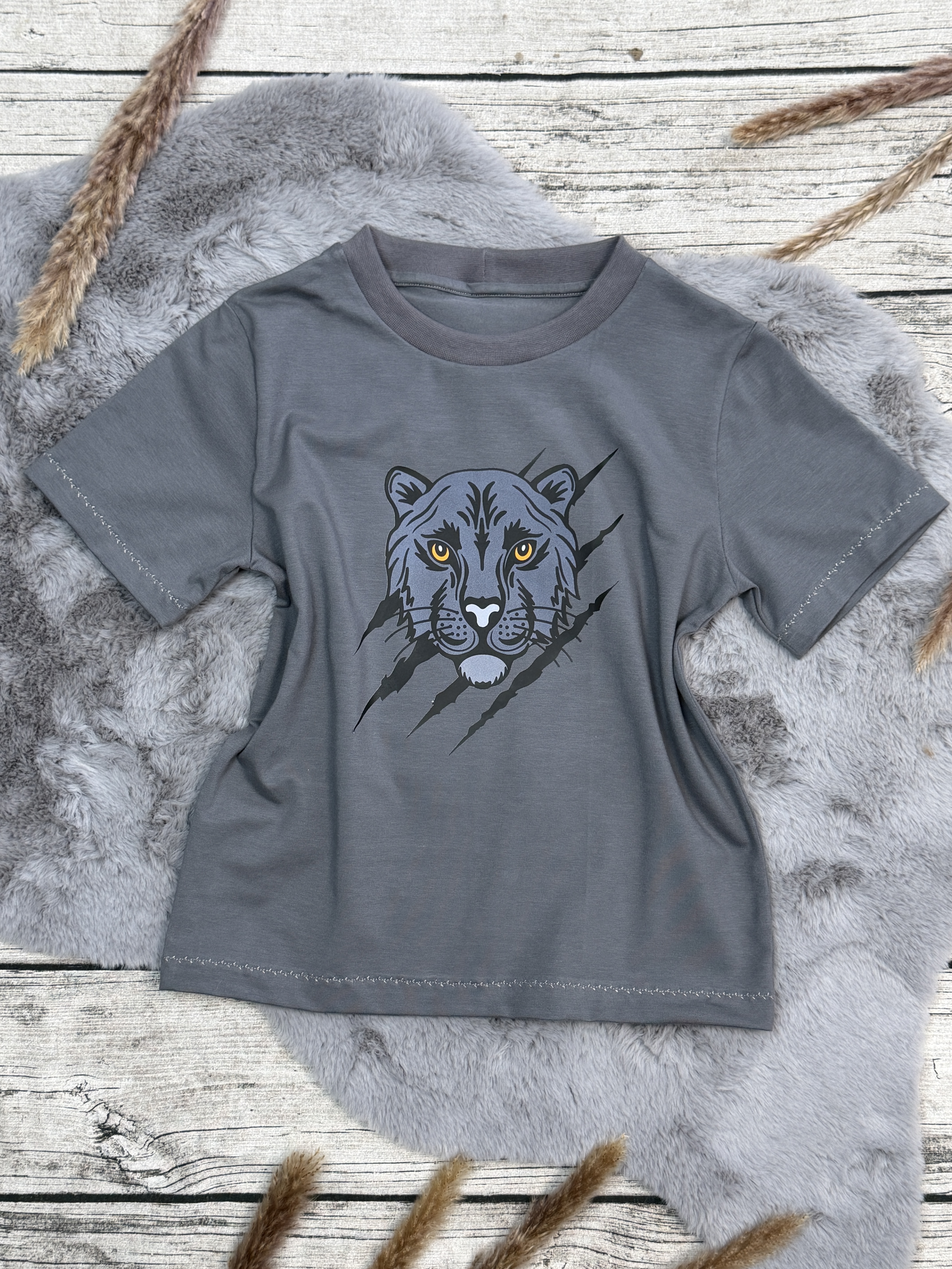 Handmade Oversize T-Shirt mit DTF Print Panther 