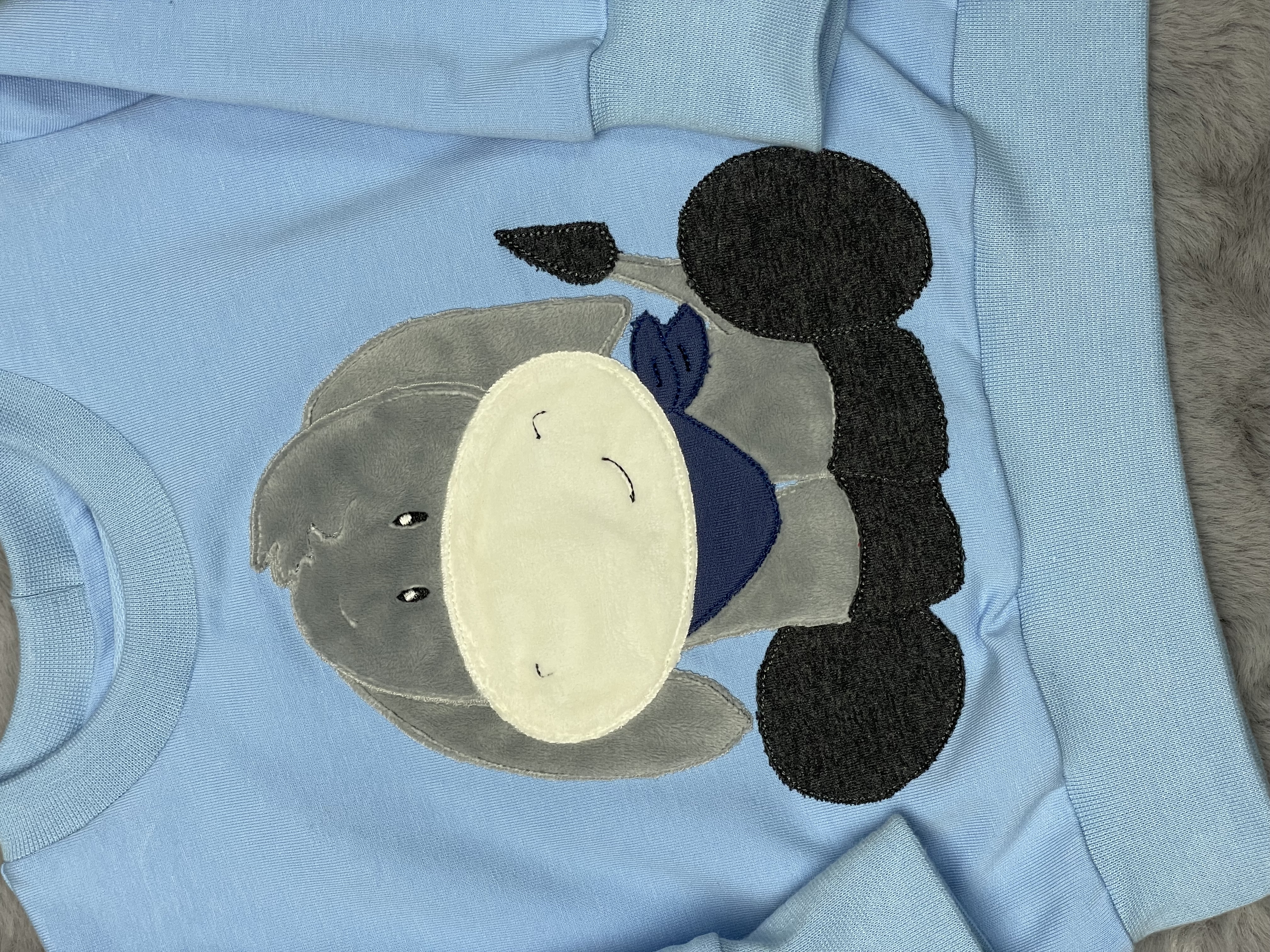 Oversize Sweater mit Esel Plüsch Stick 