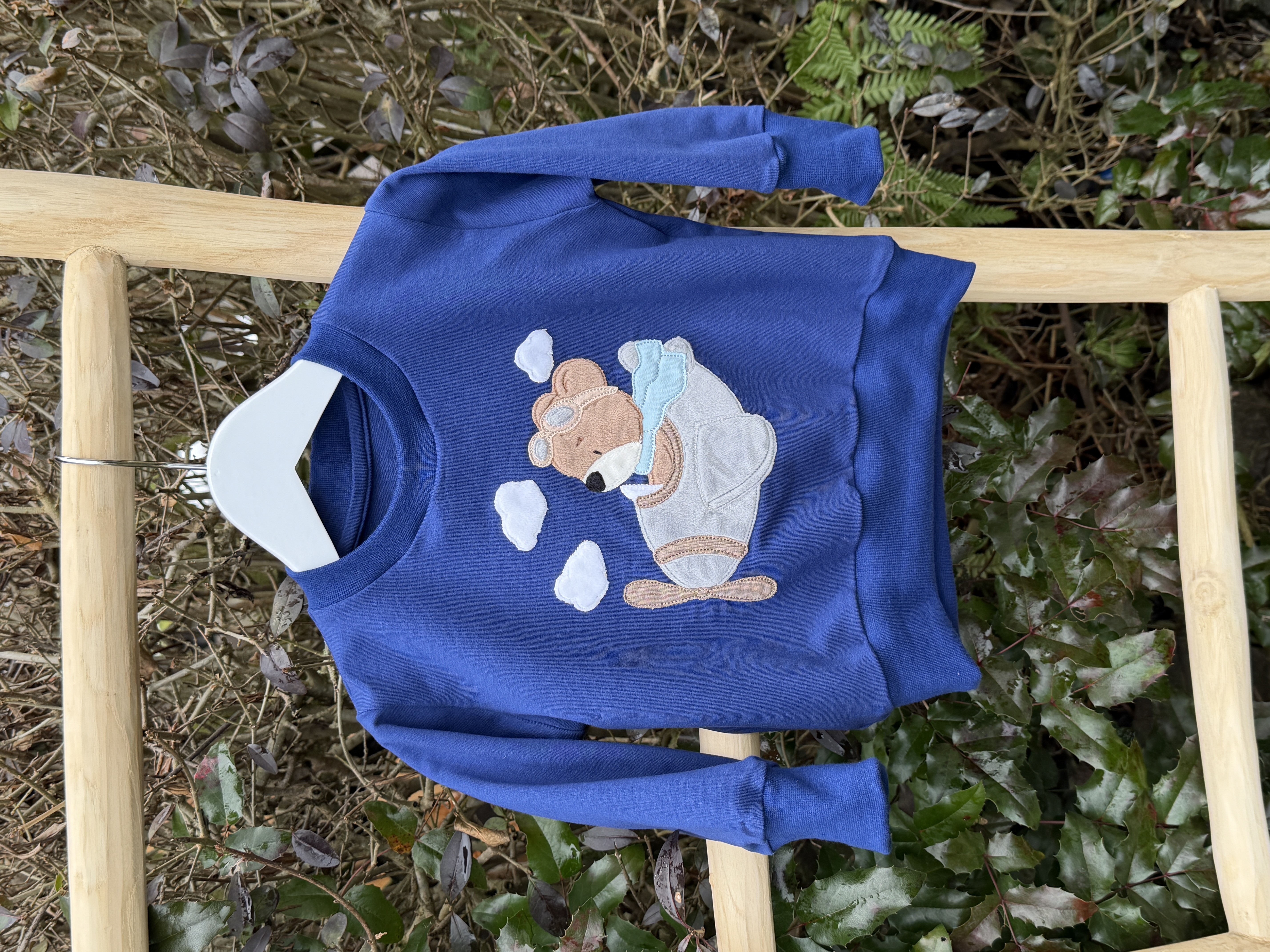 Oversize Sweater mit Stickmotiv Piloten Teddy