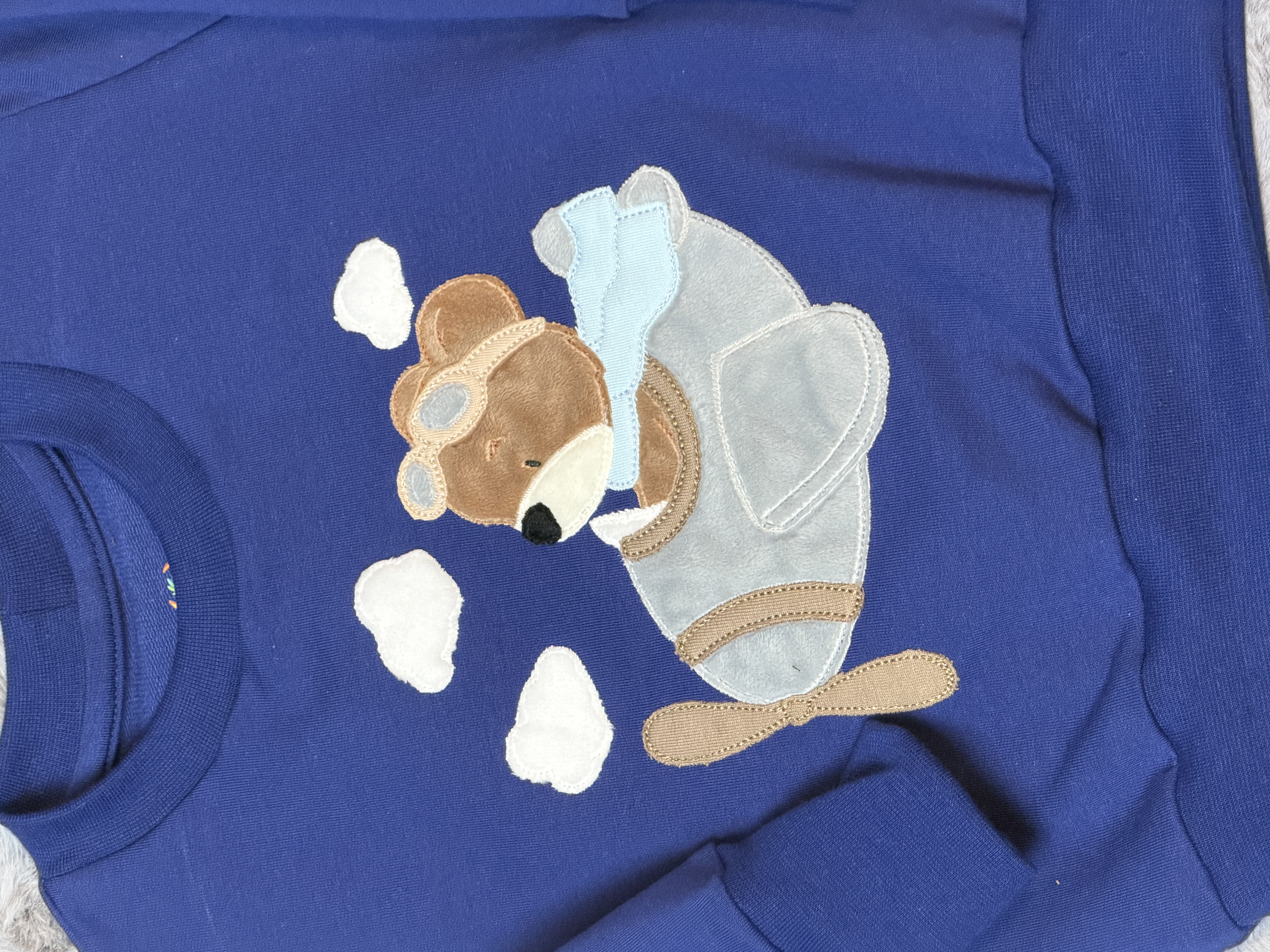 Oversize Sweater mit Stickmotiv Piloten Teddy