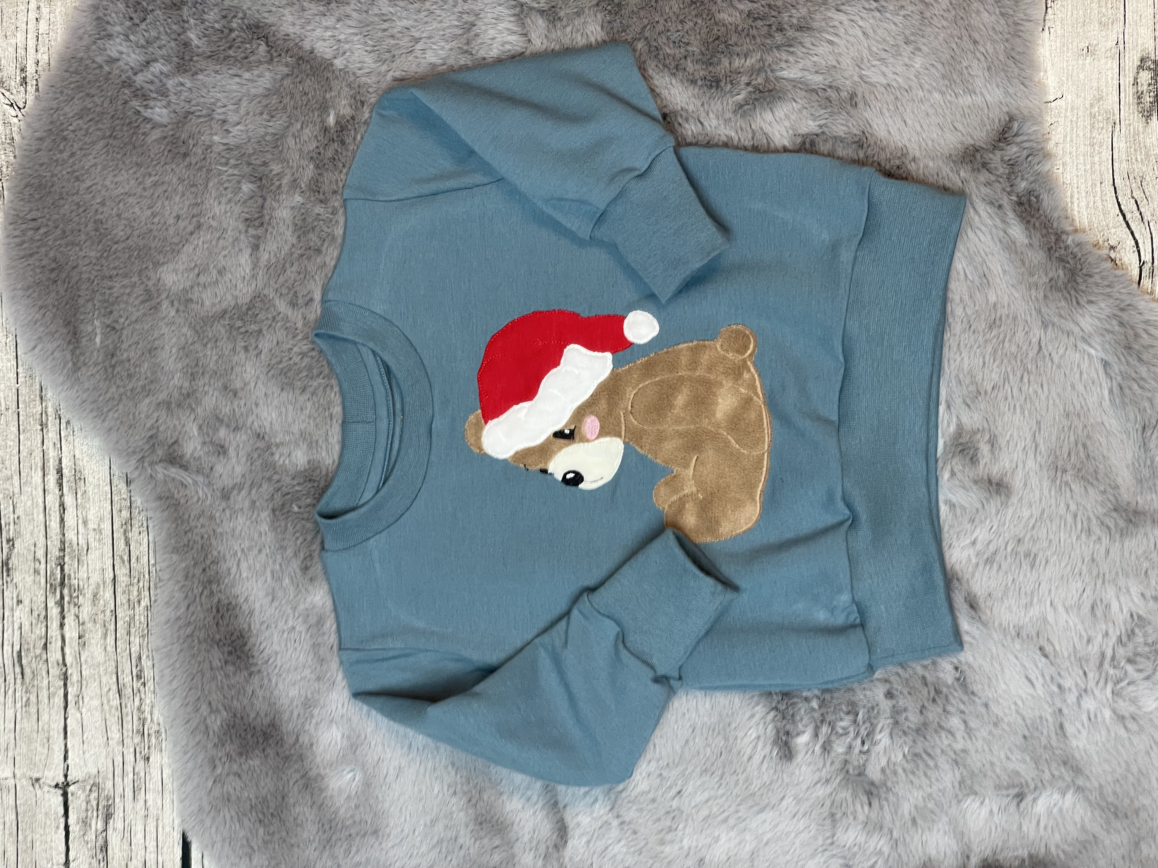 Oversize Sweater mit Weihnachtsbär/ Mütze Plüsch Stick(Weihnachten)