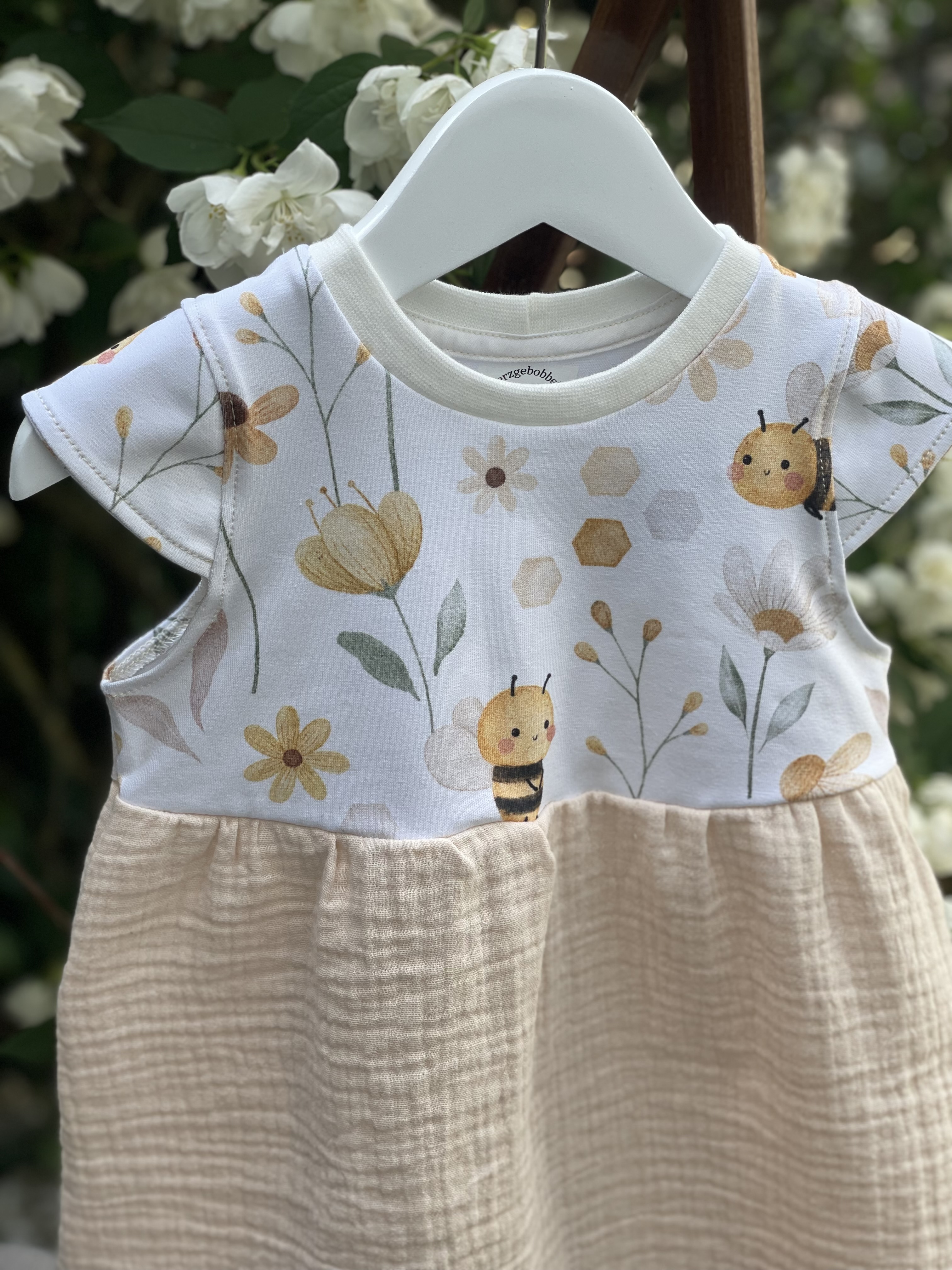 Jersey/Musselin Kleidchen mit Bienchen 