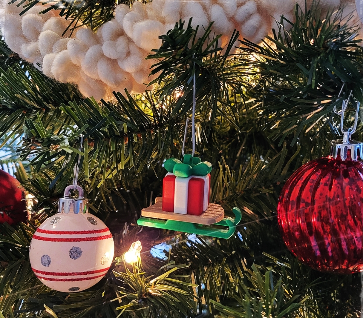 Kalėdinis eglutės žaisliukas "Rogutes"