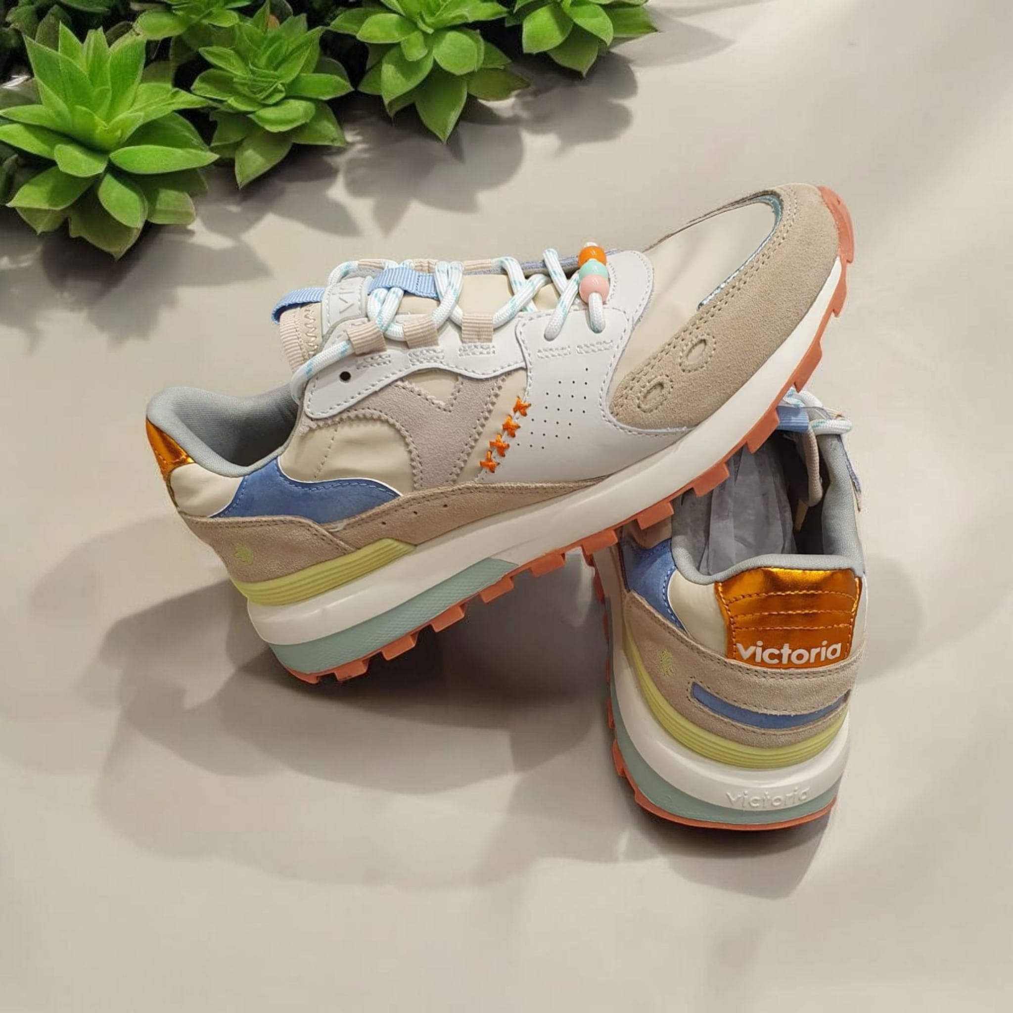 Ténis desportivos da marca Victoria