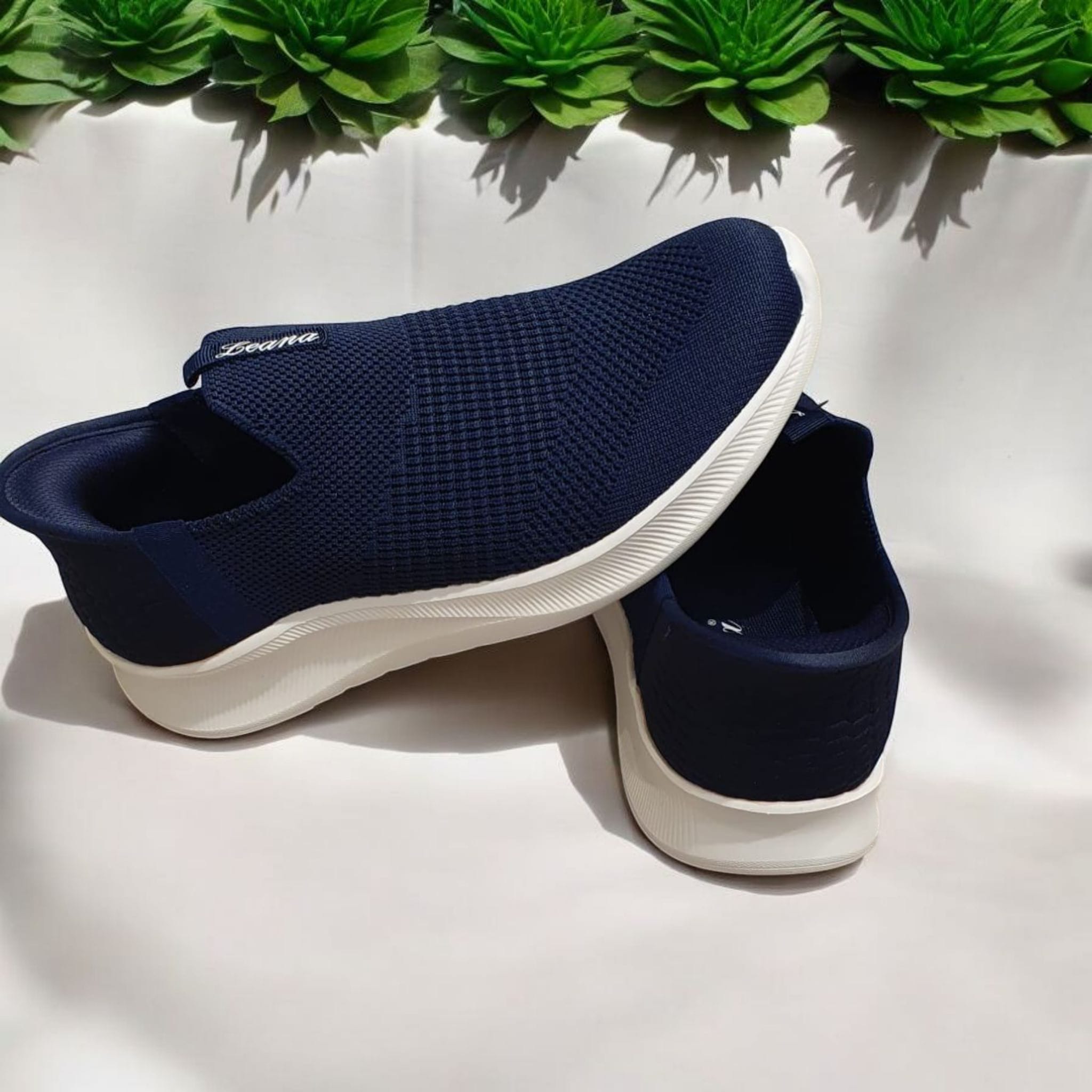 Ténis desportivo da marca Leana