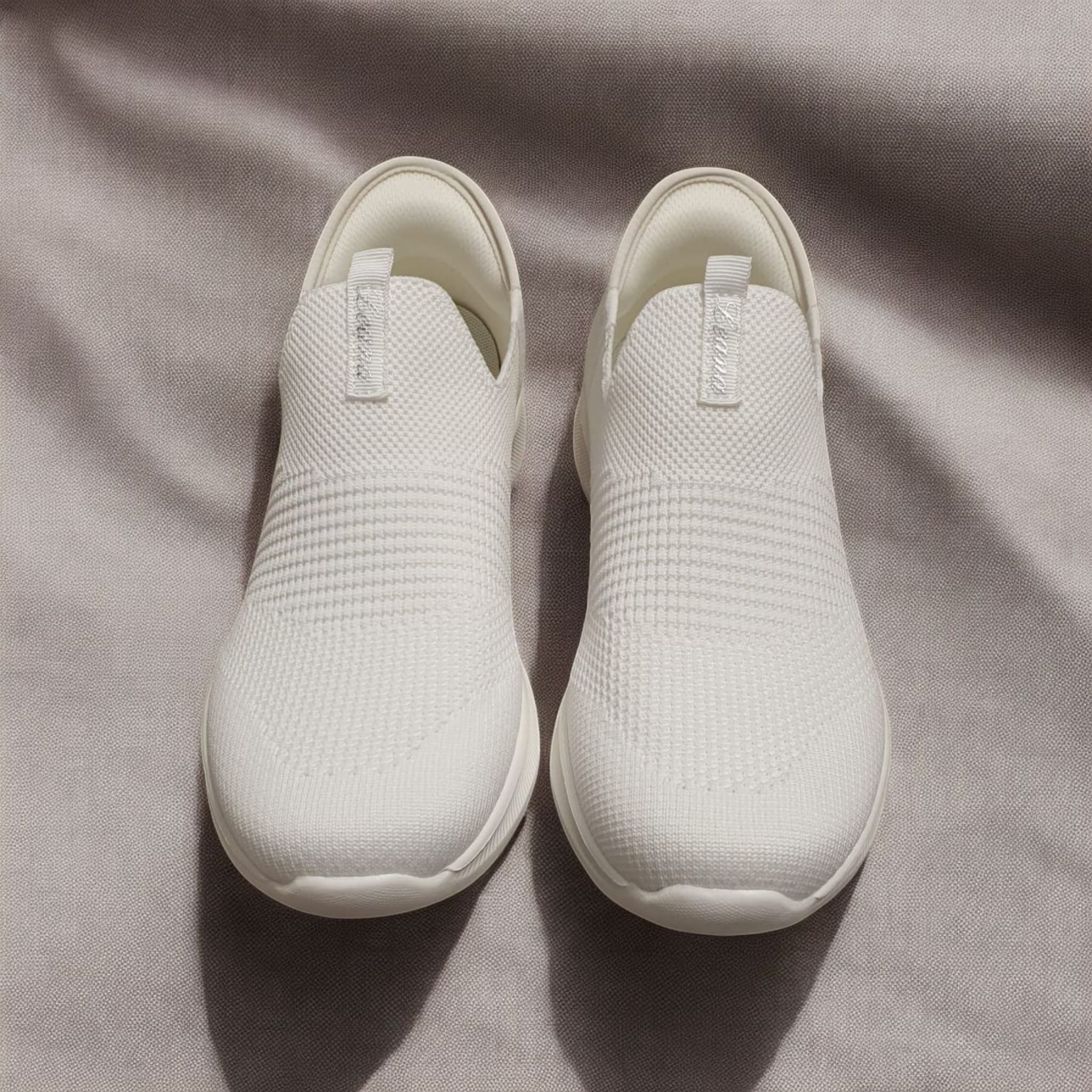 Ténis desportivo da marca Leana