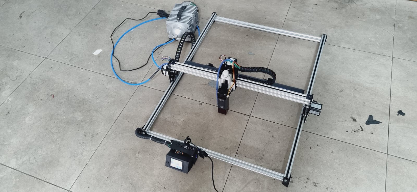 Diyot Lazer Kesim ve Markalama Makinesi 80W Ayarlanabilir Kafa Kompresörlü