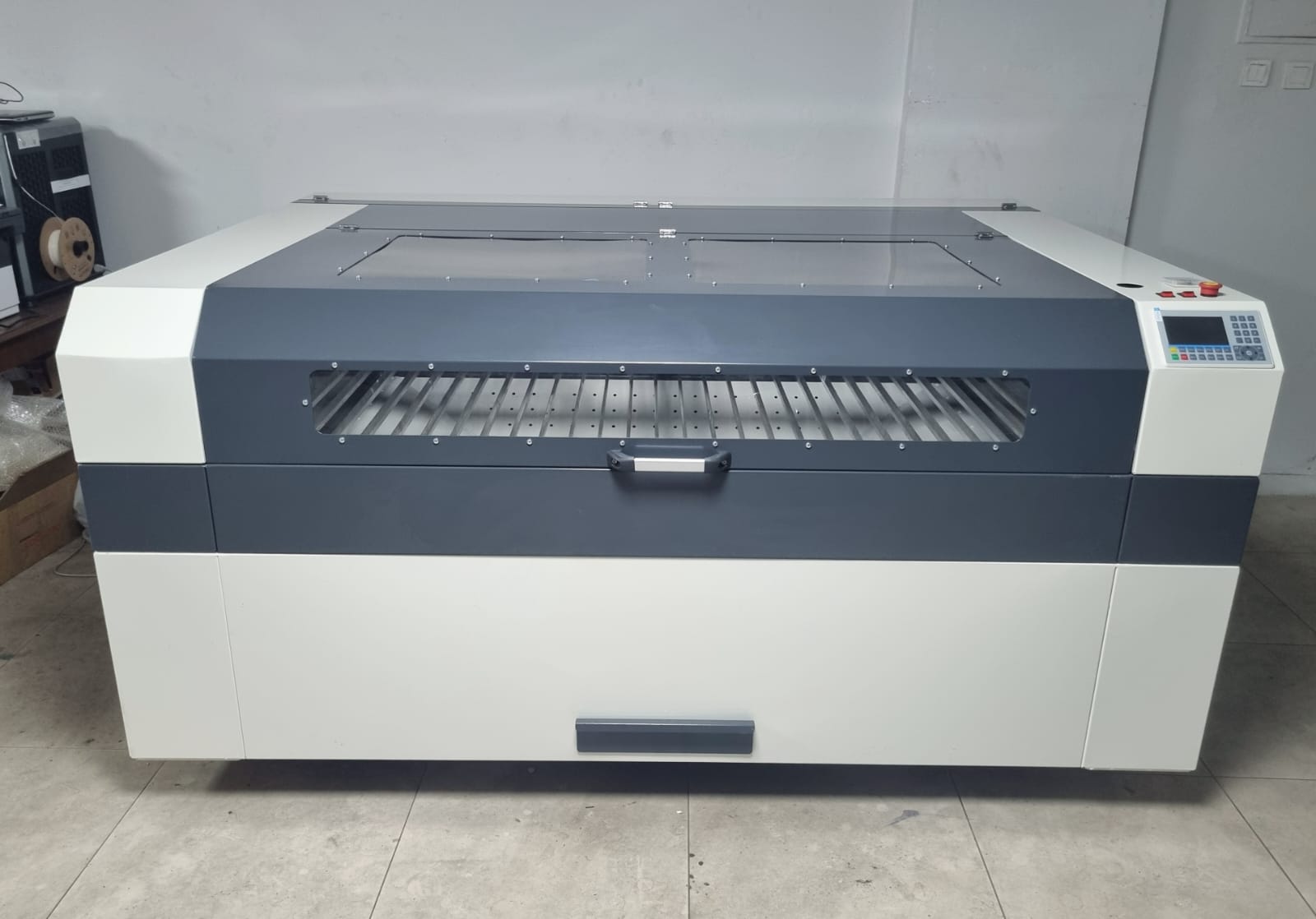 Lazer Kesim Makinesi 170x100cm 130-150w Tüplü 