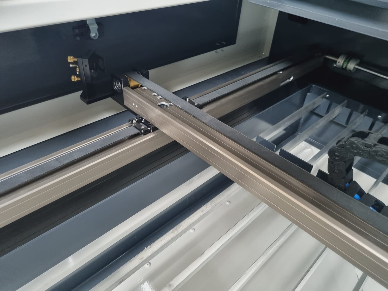 Lazer Kesim Makinesi 170x100cm 130-150w Tüplü 