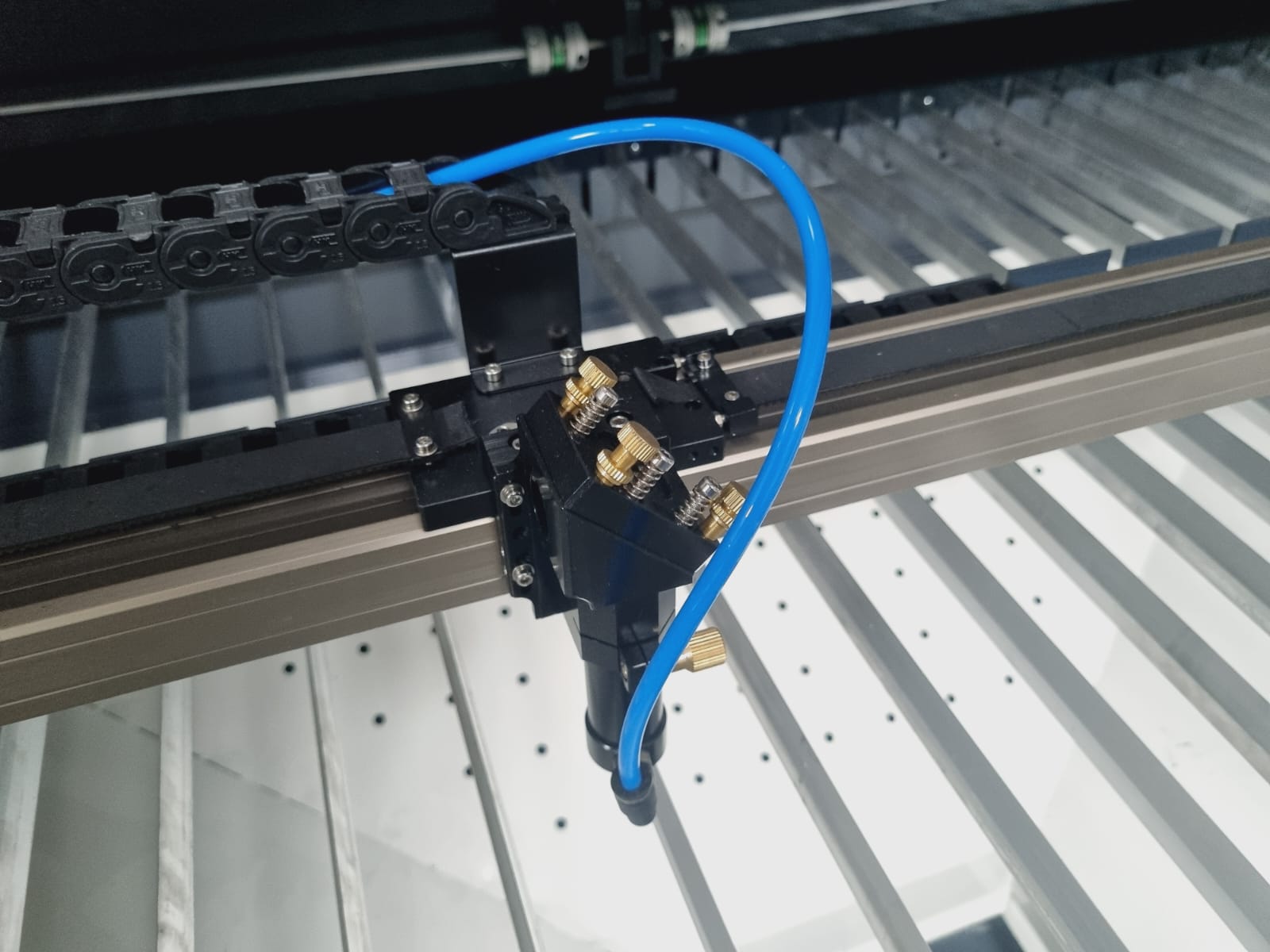 Lazer Kesim Makinesi 170x100cm 130-150w Tüplü 