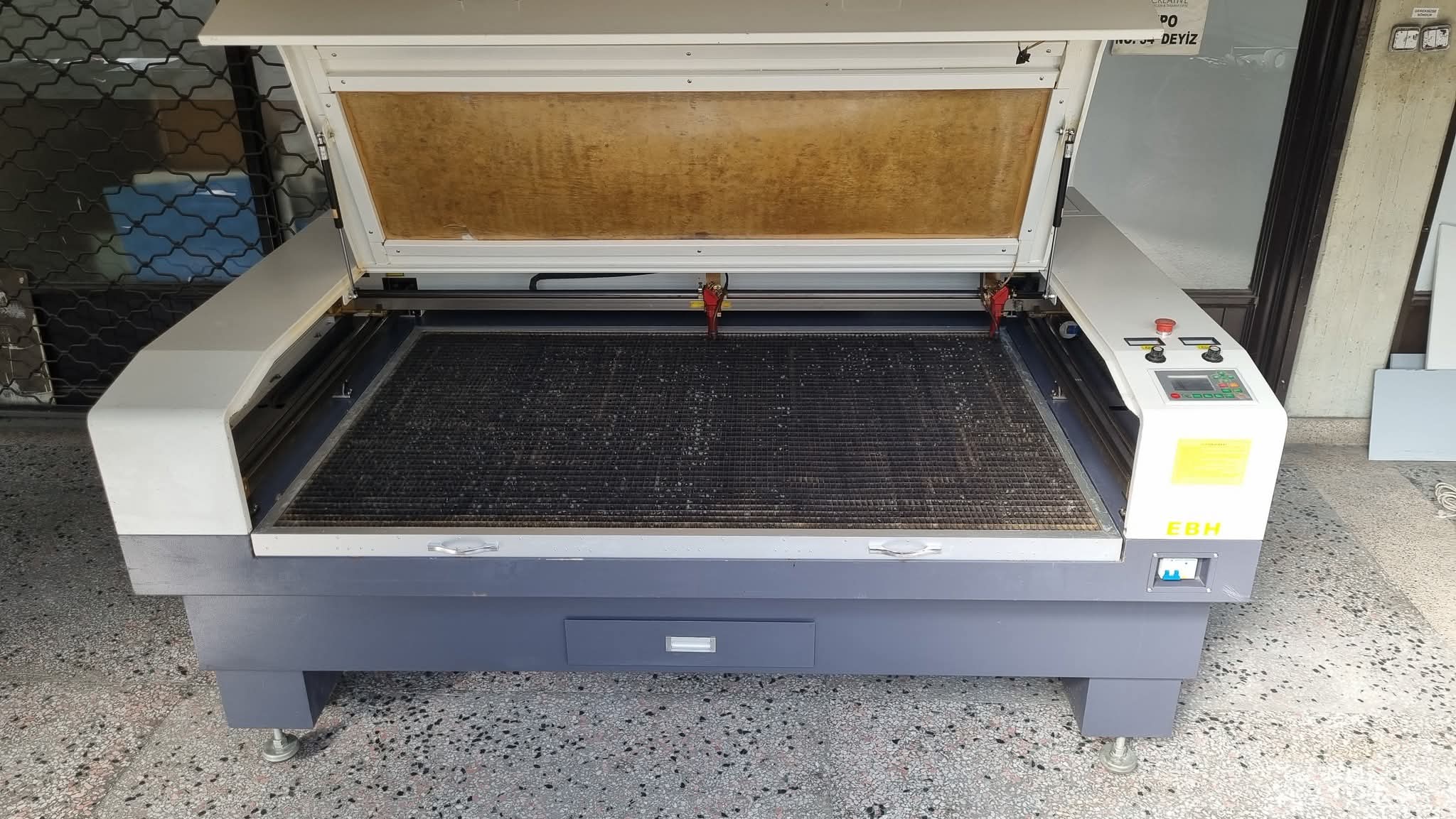 Lazer Kesim Makinesi Cift Kafa 160x100cm 130-150W 