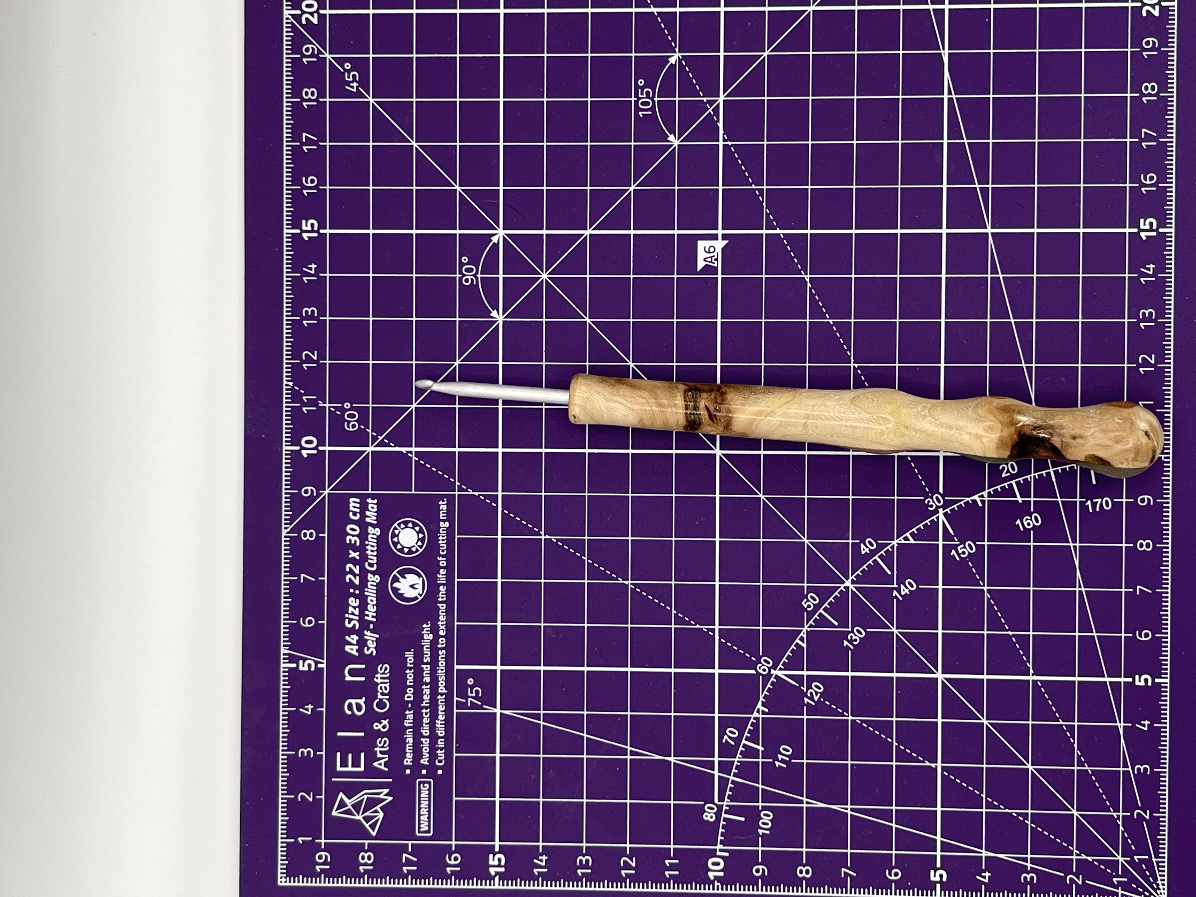 Häkelnadel Wurzelholz mit Epoxidharz Haken 3,5 mm 