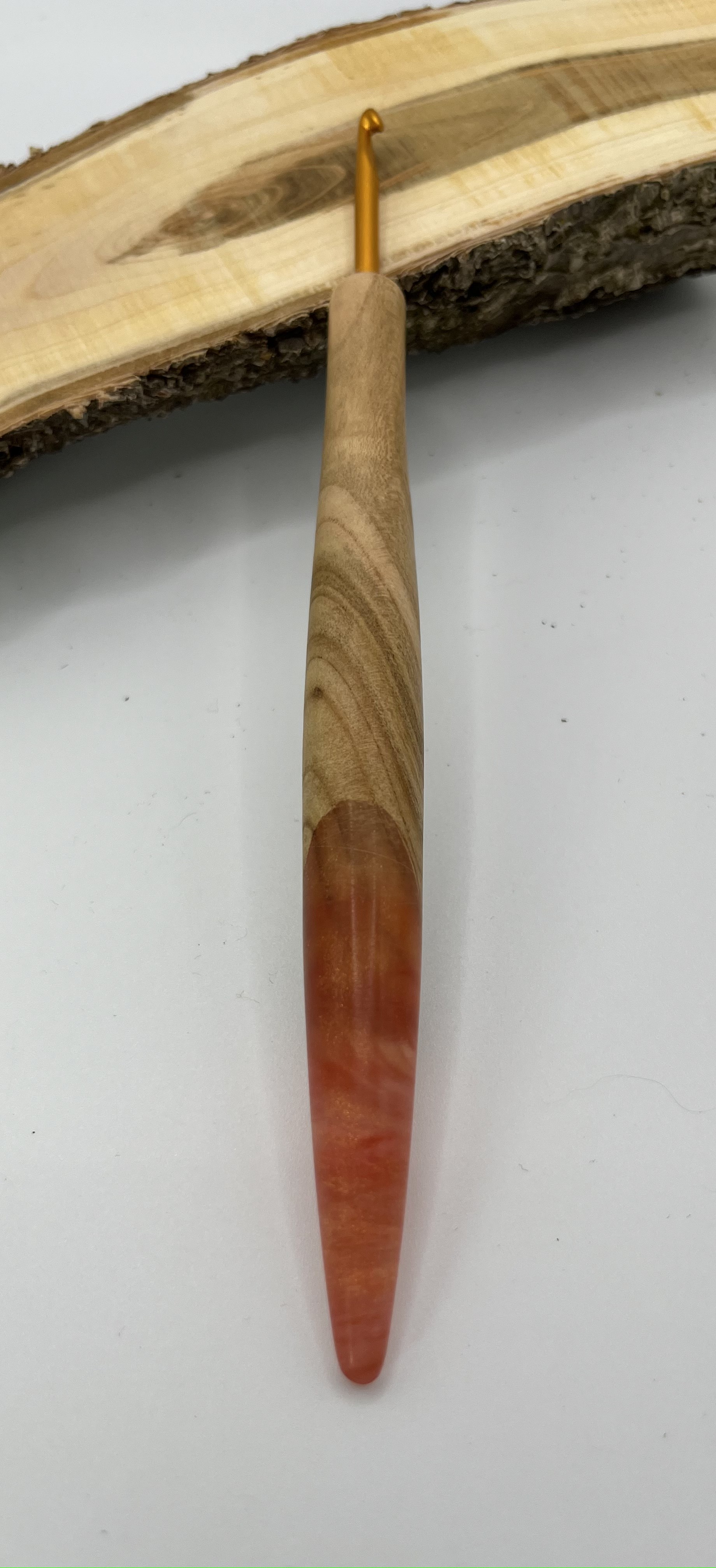 Häkelnadel Olive mit Epoxidharz Haken Clover gold 3,5 mm Zapfenform