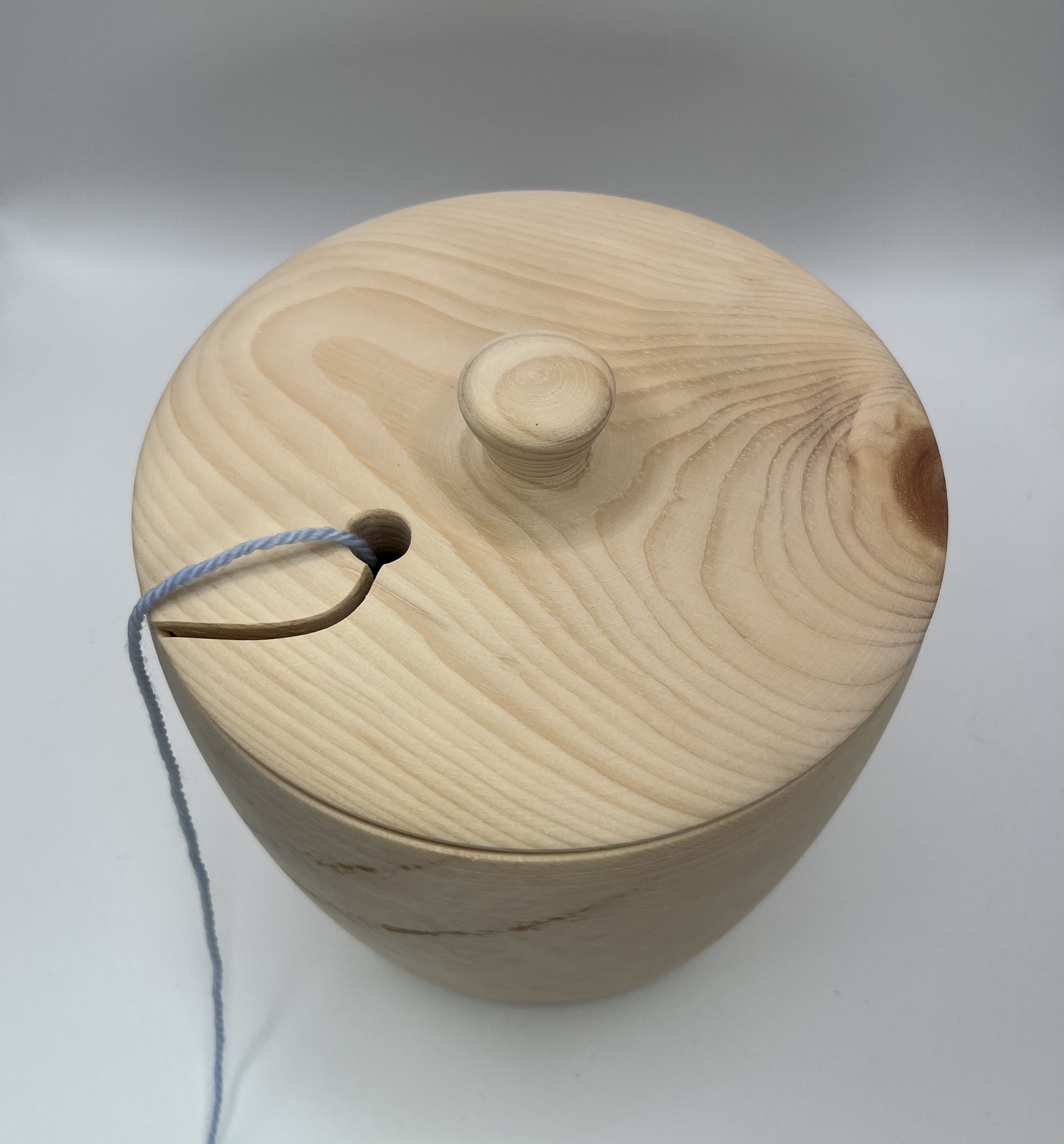 Garnschale klein mit Deckel und Griff